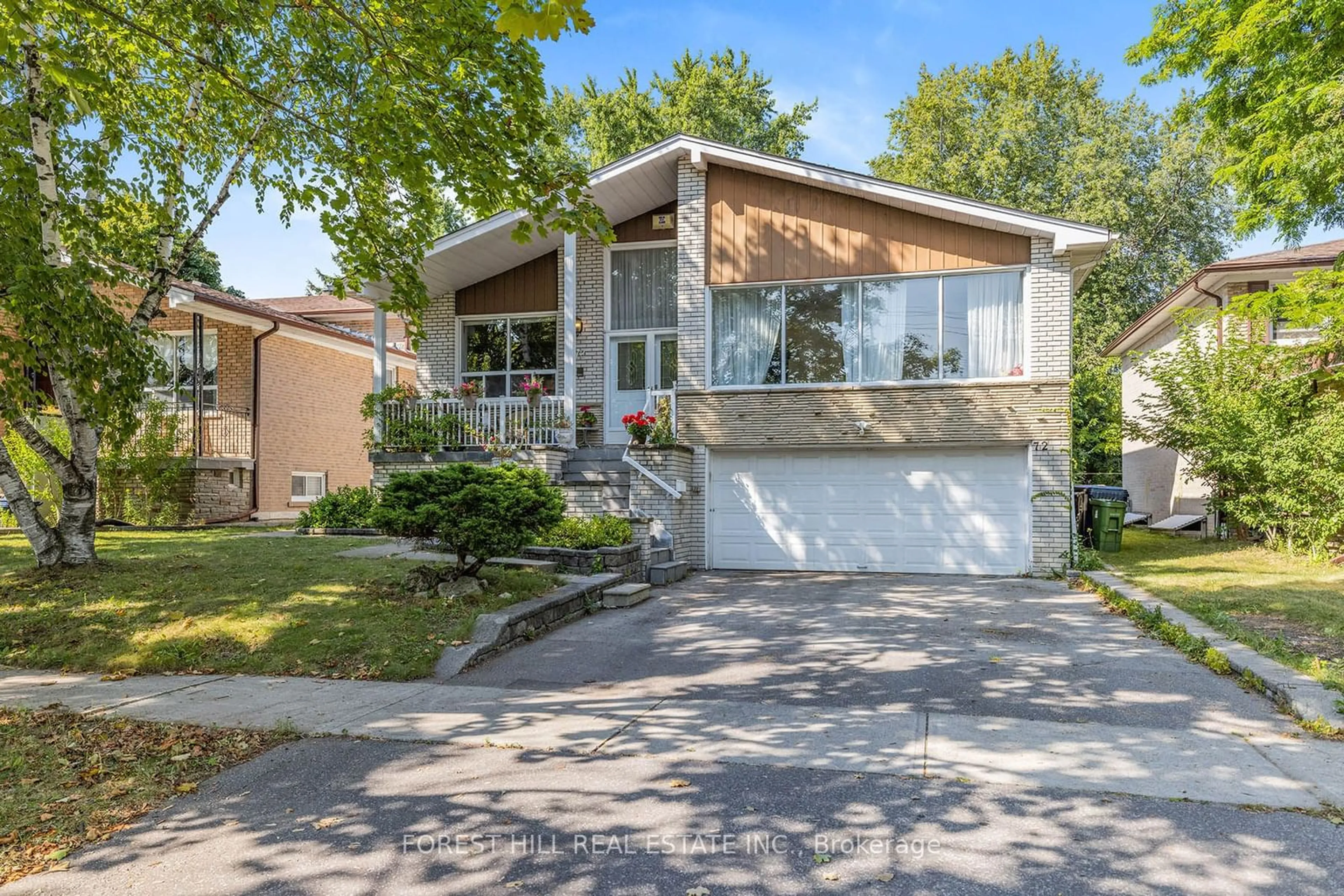 Frontside or backside of a home, the street view for 72 Charlton Blvd, Toronto Ontario M2M 1B9