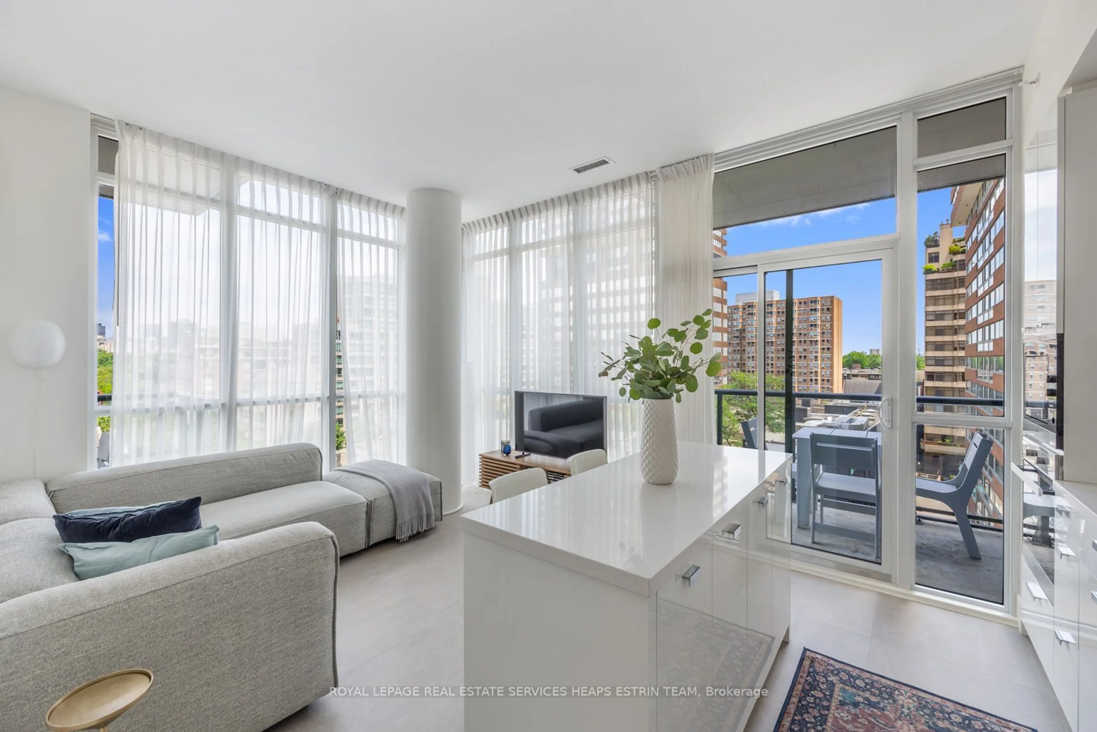 Living room, ceramic floors for 32 Davenport Rd #603, Toronto Ontario M5R 0B5