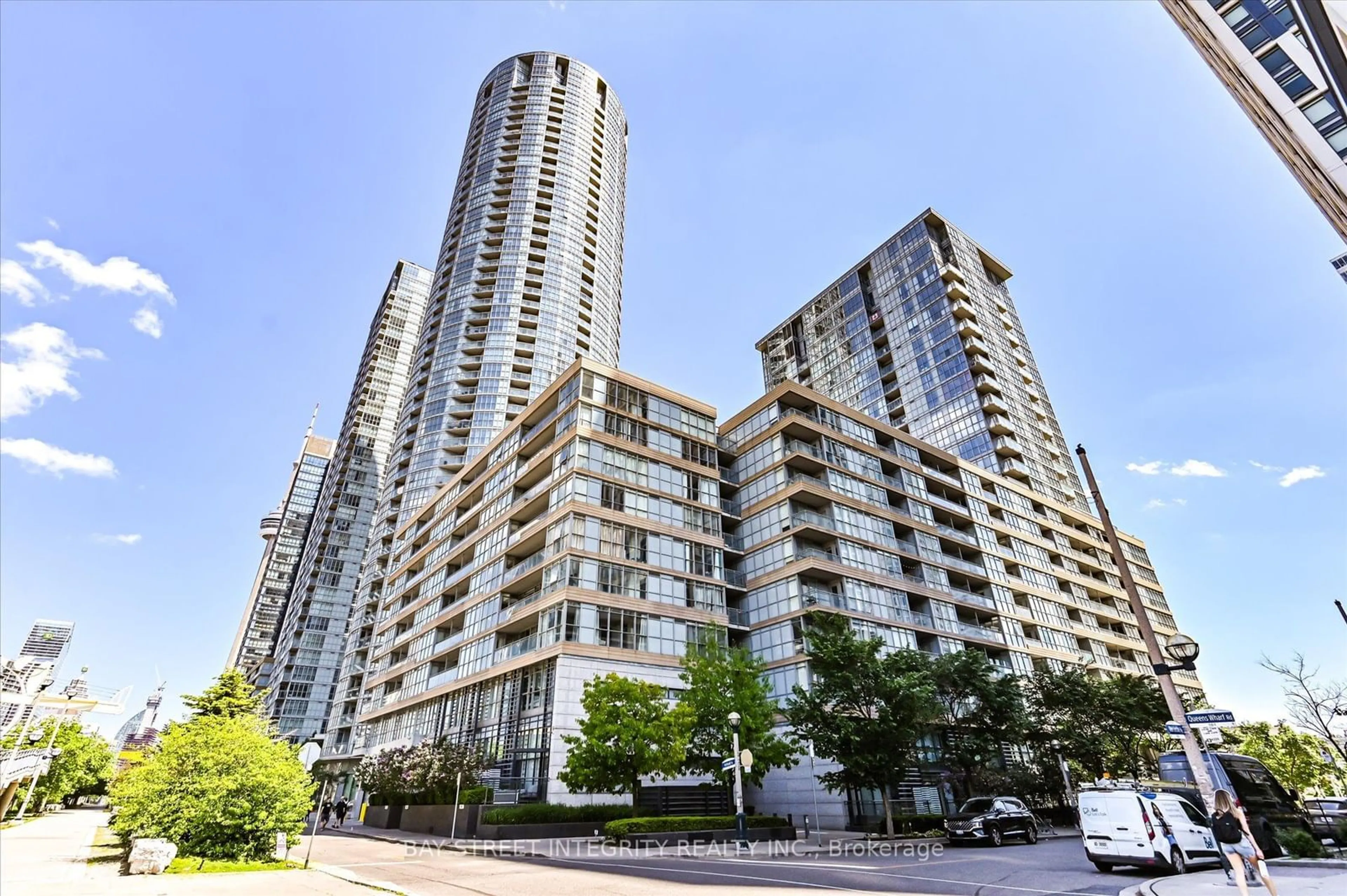 A pic from exterior of the house or condo, the view of city buildings for 151 Dan Leckie Way #655, Toronto Ontario M5V 4B2