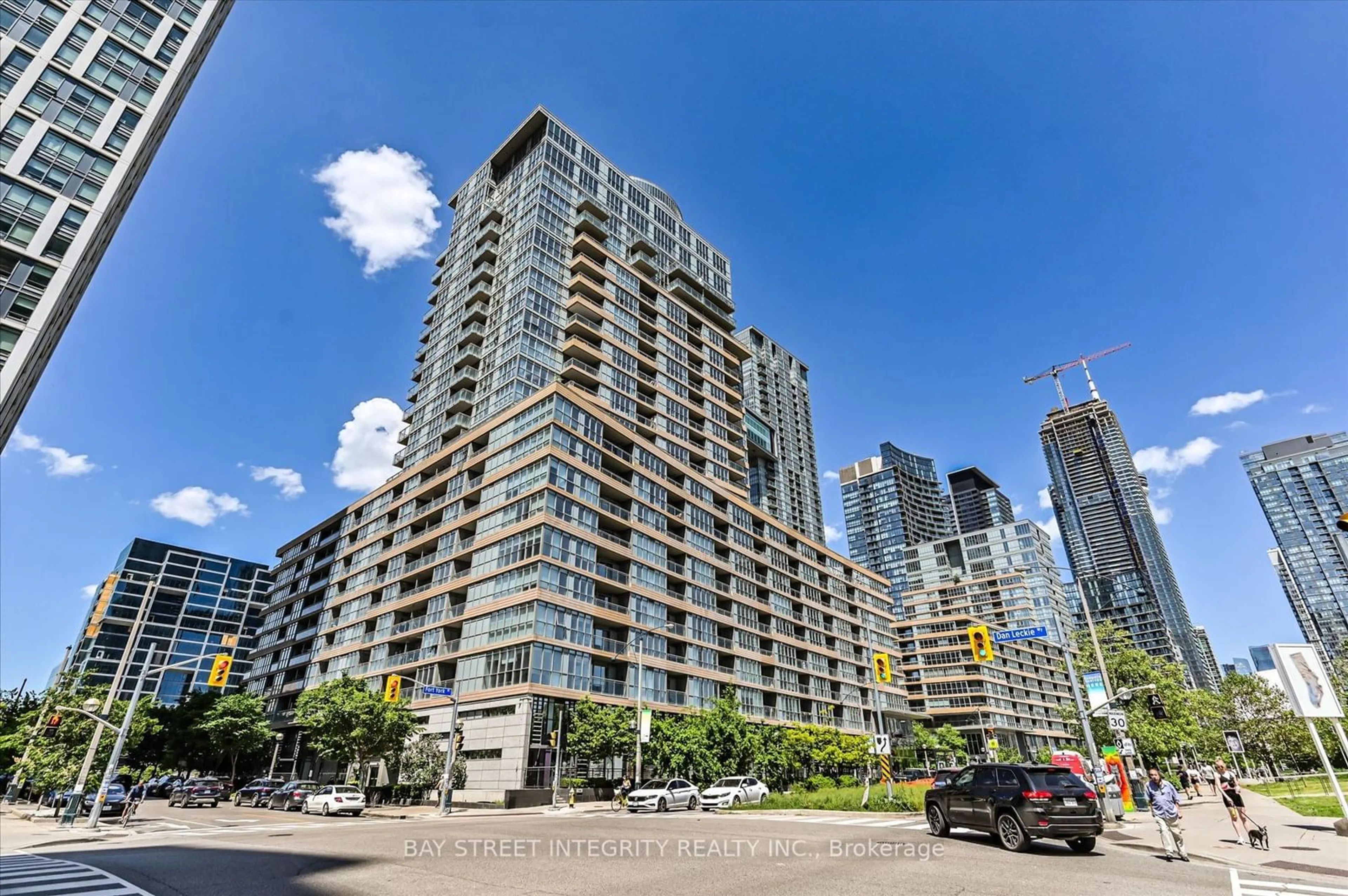 A pic from exterior of the house or condo, the view of city buildings for 151 Dan Leckie Way #655, Toronto Ontario M5V 4B2