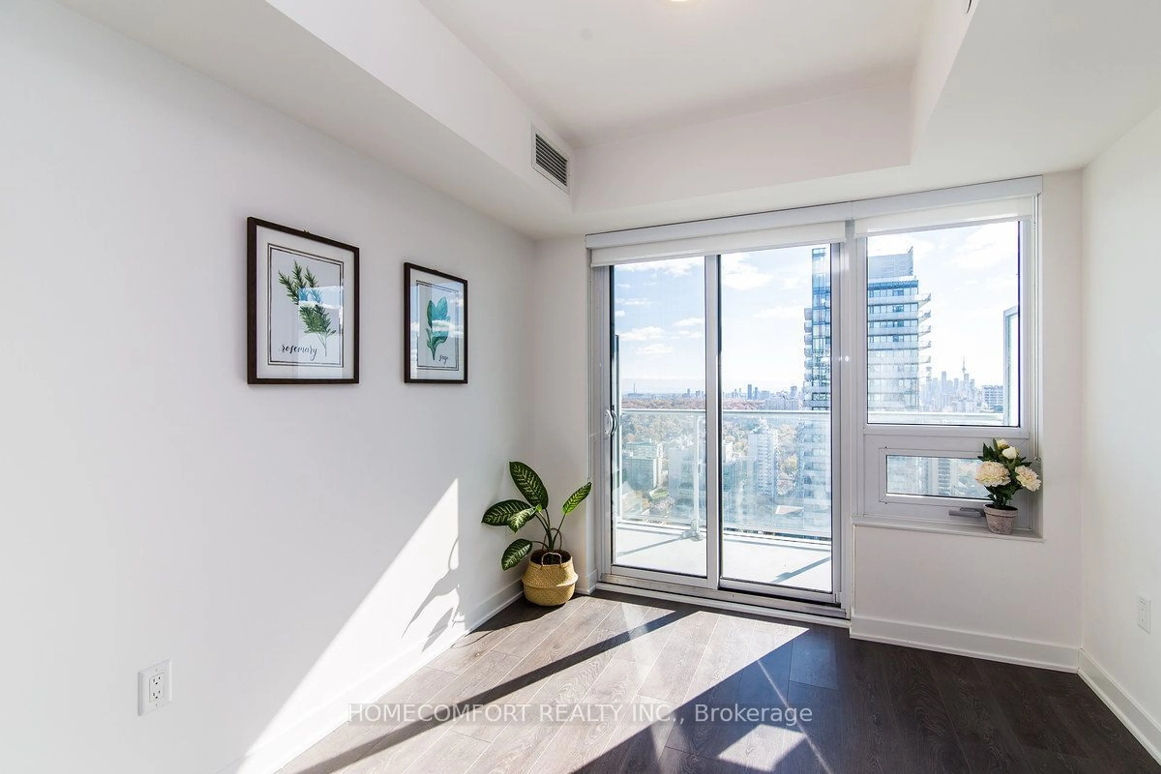 Indoor entryway, wood floors for 195 Redpath Ave #3307, Toronto Ontario M4P 0E4