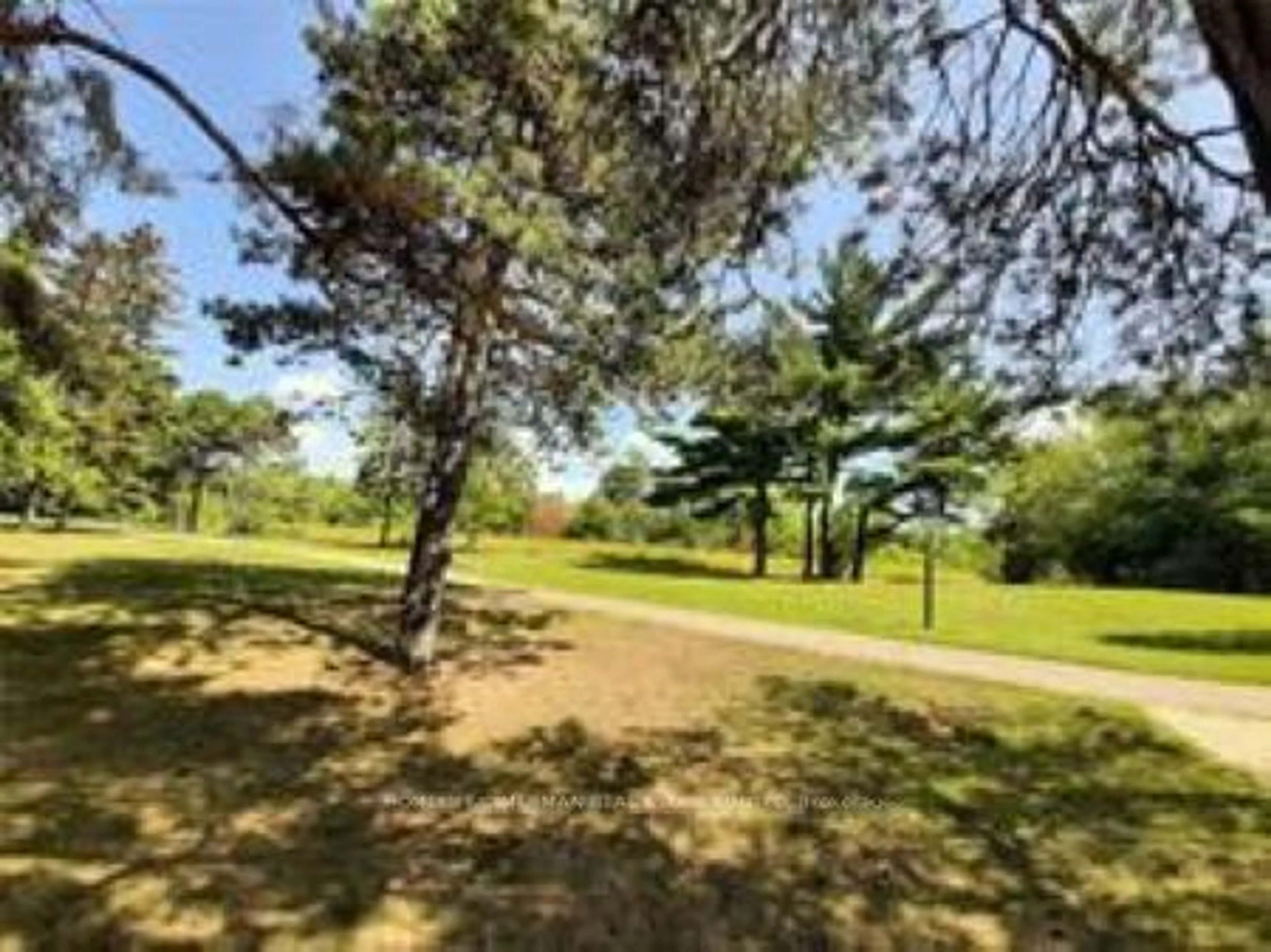 Patio, the fenced backyard for 4200 Bathurst St #508, Toronto Ontario M3H 6C7