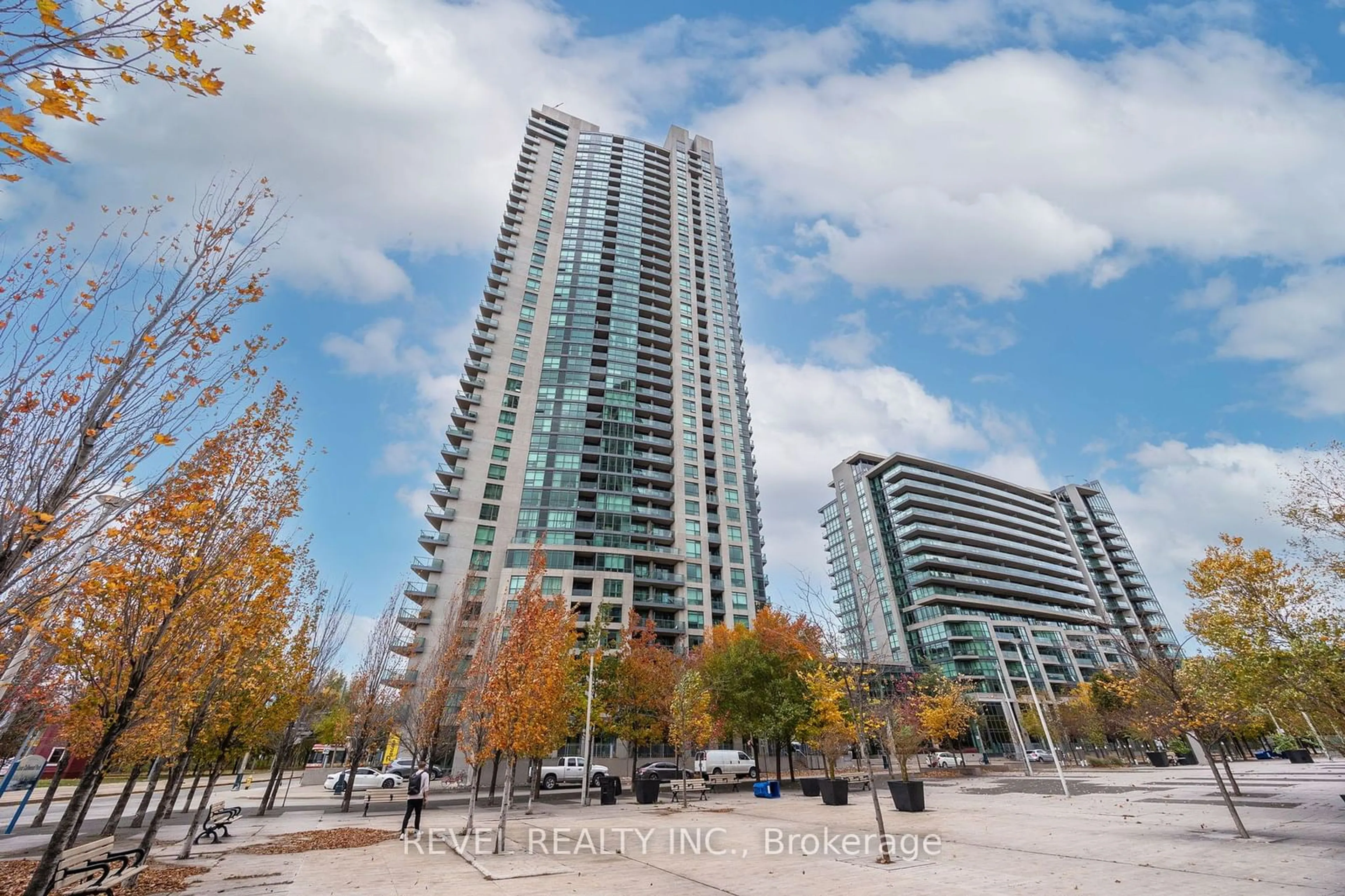 A pic from exterior of the house or condo, the view of city buildings for 215 Fort York Blvd #301, Toronto Ontario M5V 4A2