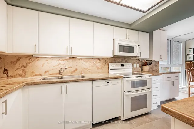 Additional property image - 278 Bloor St Unit 905