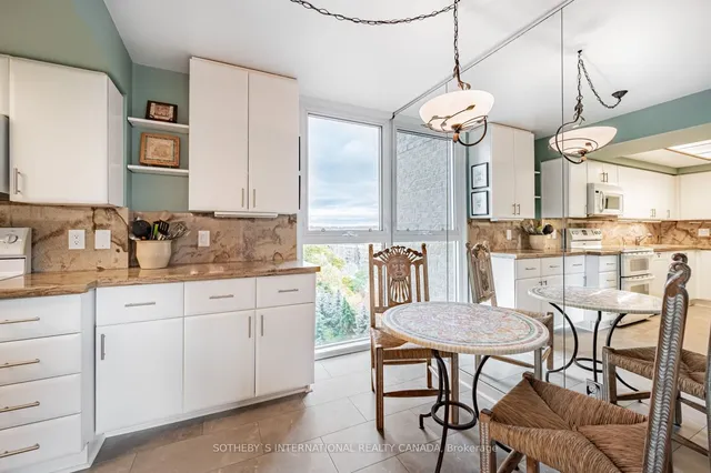 Additional property image - 278 Bloor St Unit 905