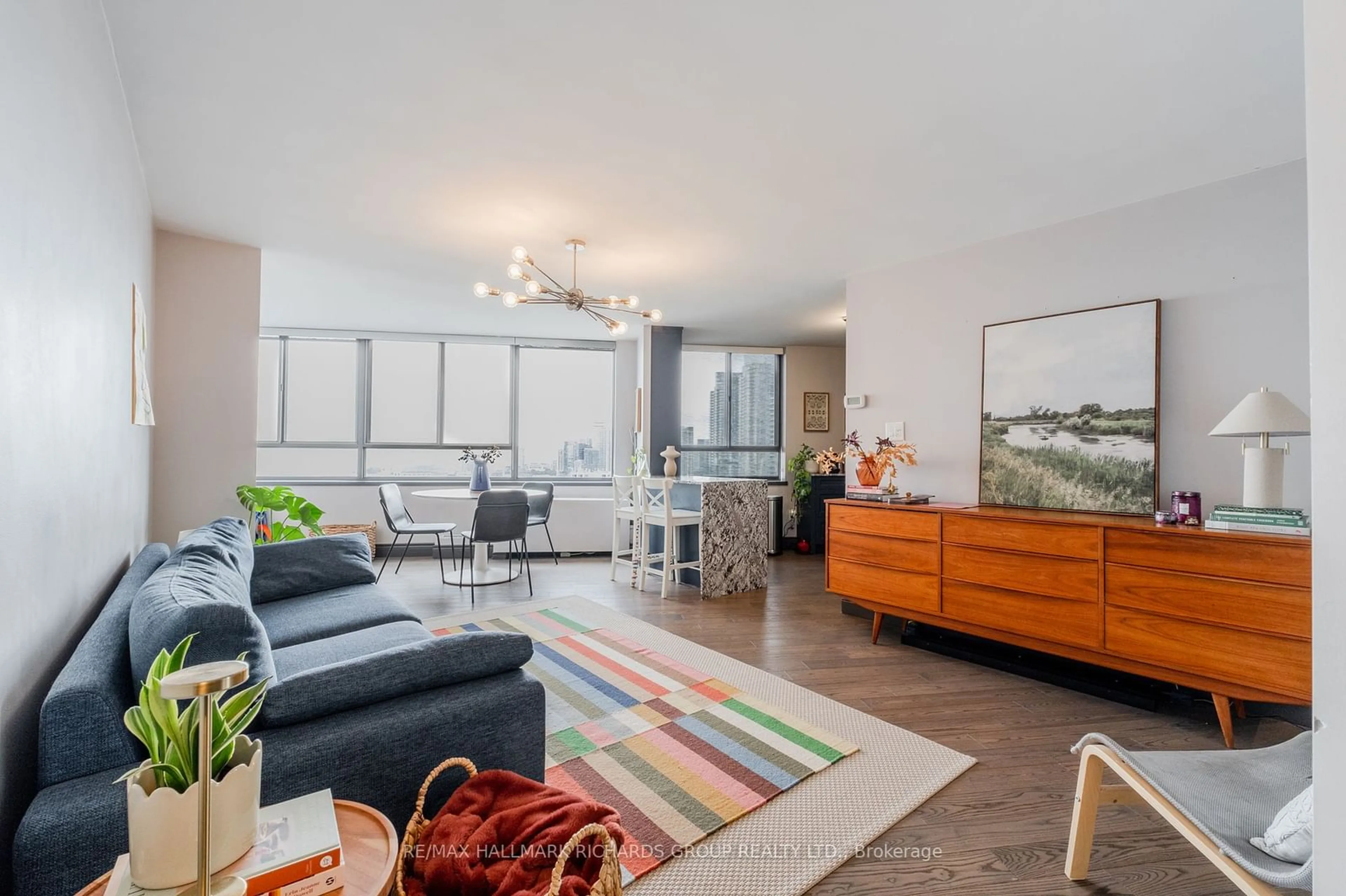 Living room, wood floors for 270 Queens Quay #2805, Toronto Ontario M5J 2N4