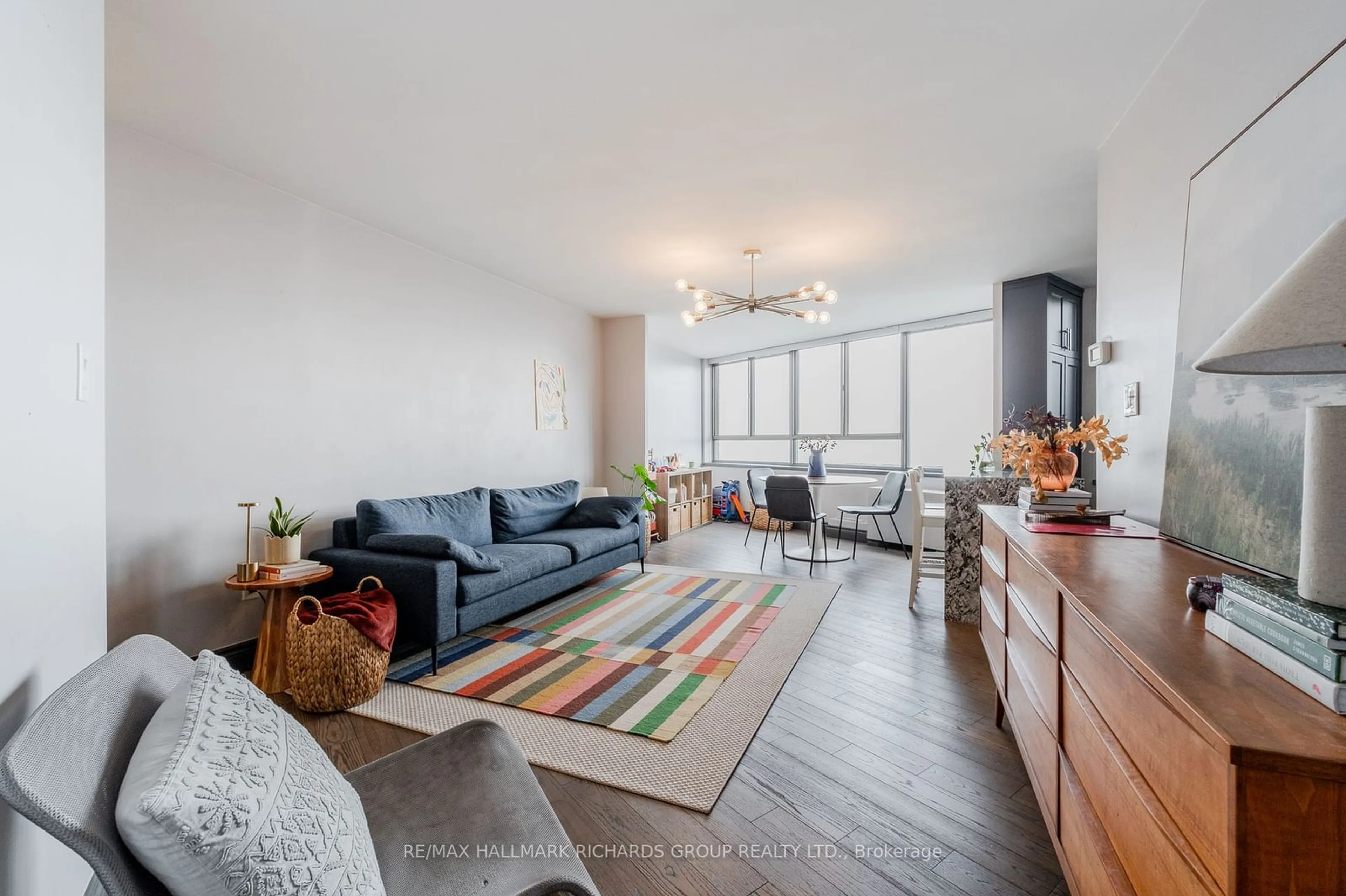 Living room, wood floors for 270 Queens Quay #2805, Toronto Ontario M5J 2N4