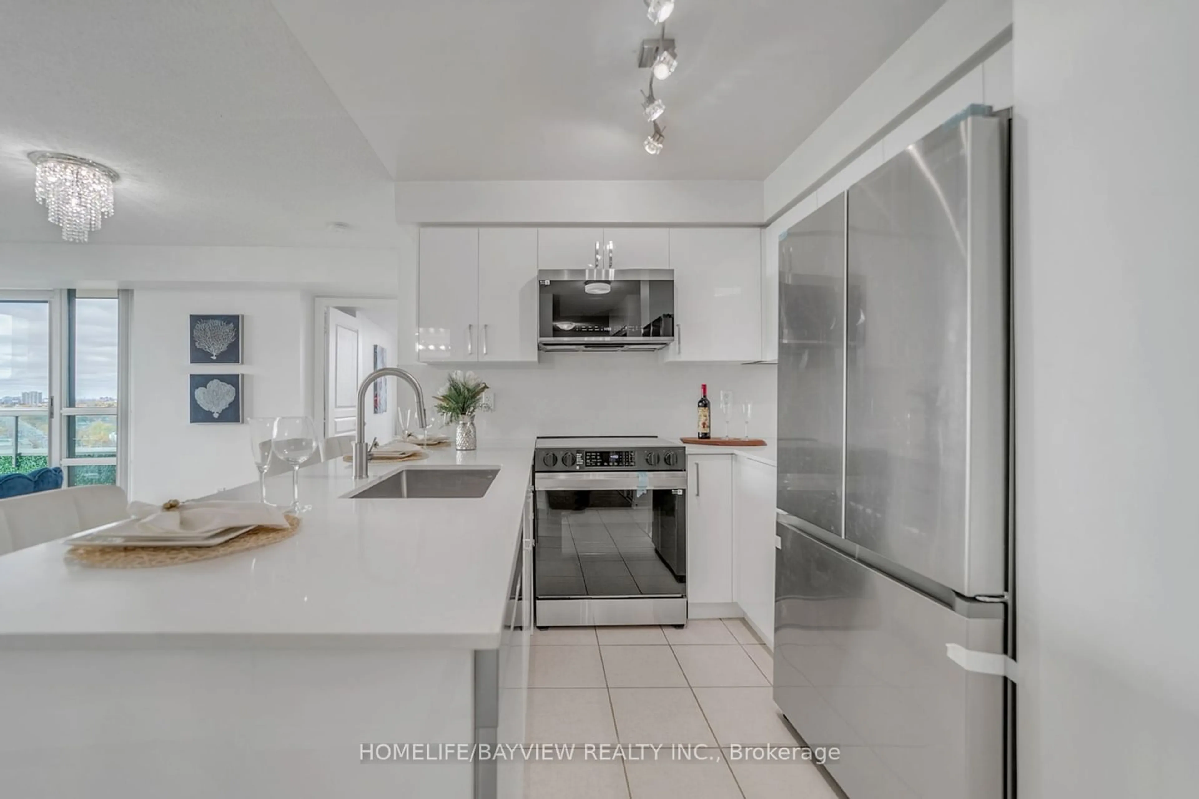 Standard kitchen, ceramic floors, cottage for 509 Beecroft Rd #1209, Toronto Ontario M2N 0A3