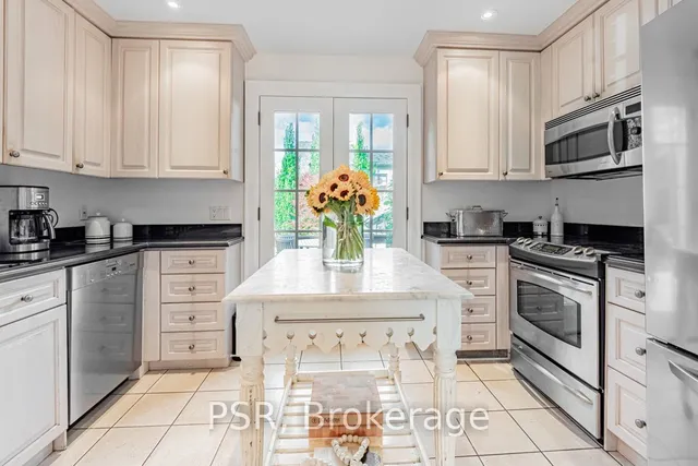 Additional property image - 170 Strathallan Blvd