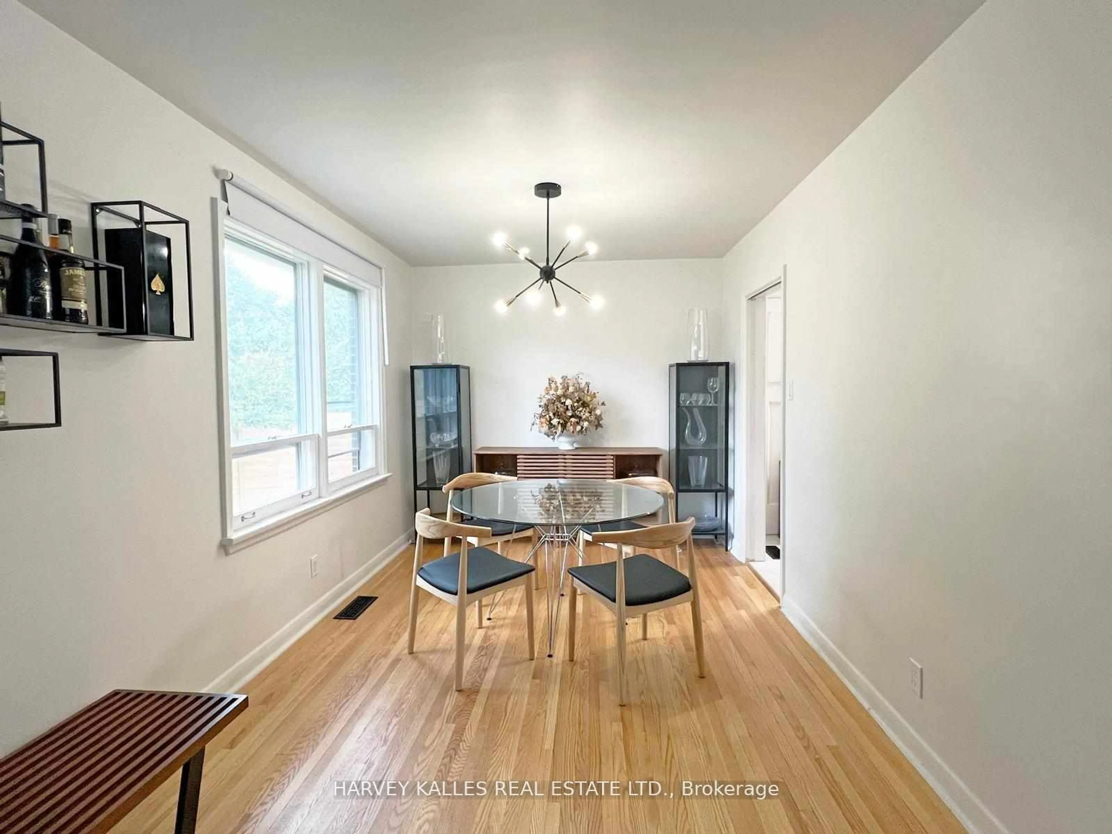 Dining room, wood floors for 138 Citation Dr, Toronto Ontario M2K 1T6