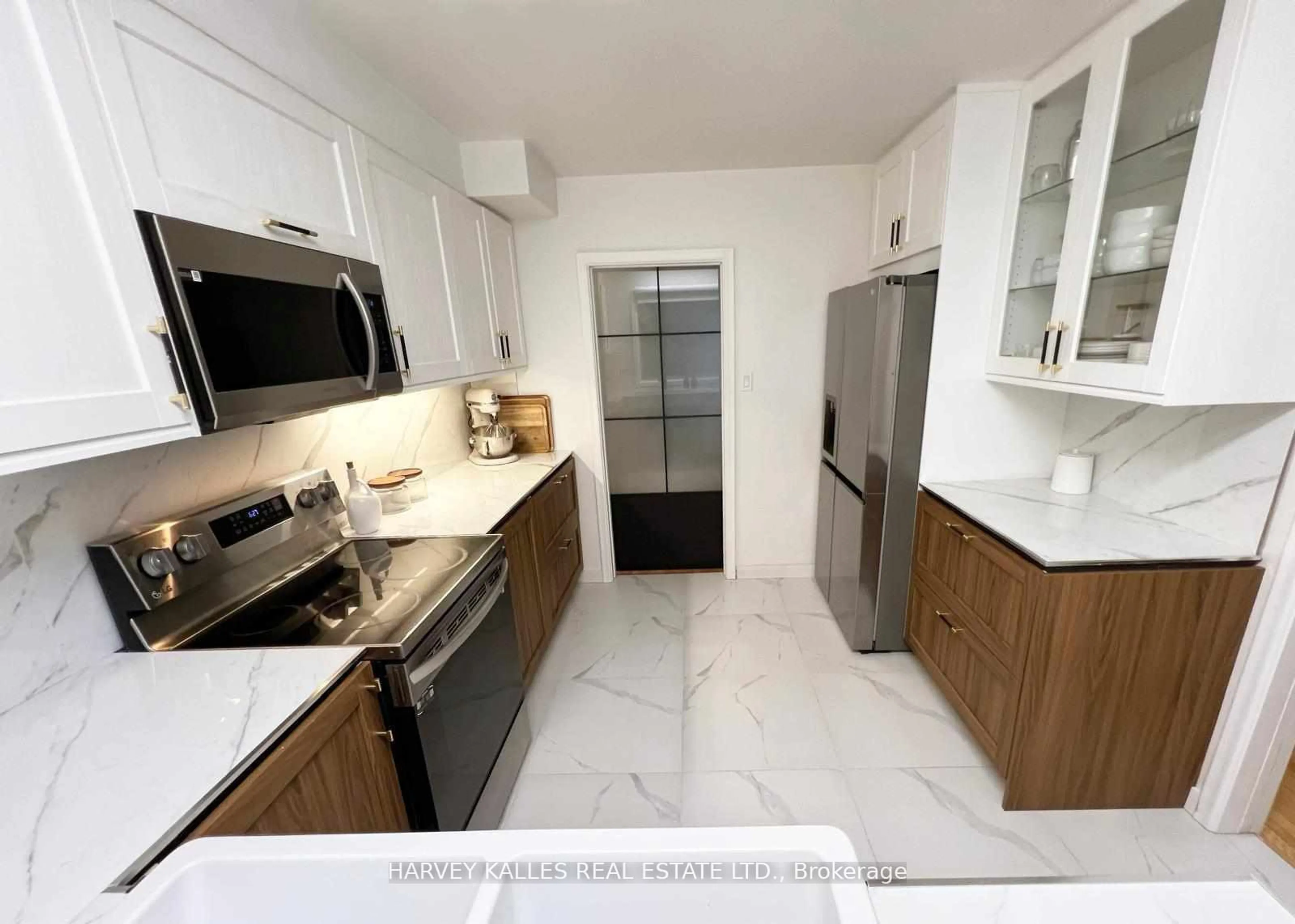 Contemporary kitchen, ceramic floors for 138 Citation Dr, Toronto Ontario M2K 1T6