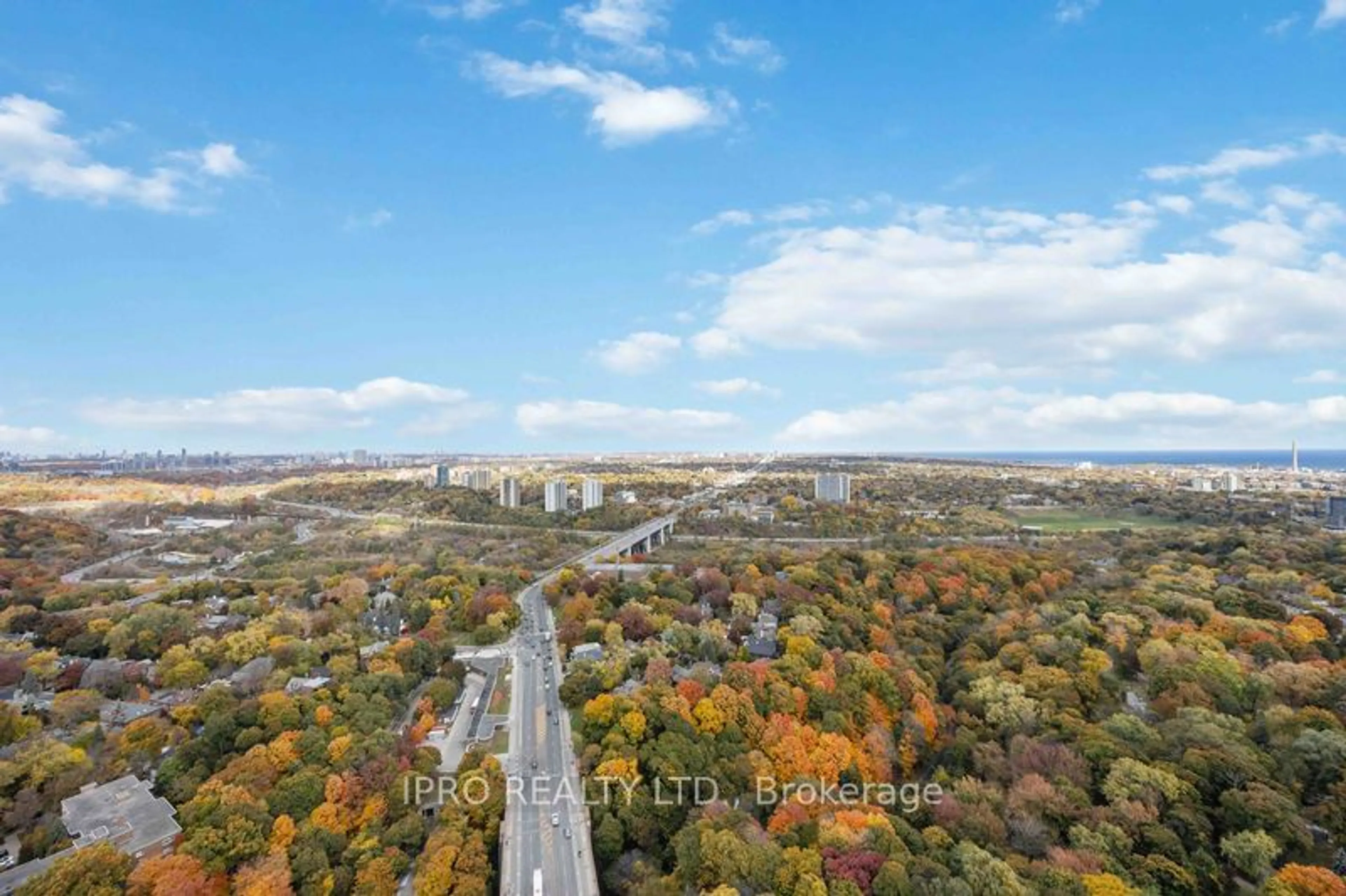 A pic from exterior of the house or condo, the street view for 585 Bloor St #4218, Toronto Ontario M4W 0B3