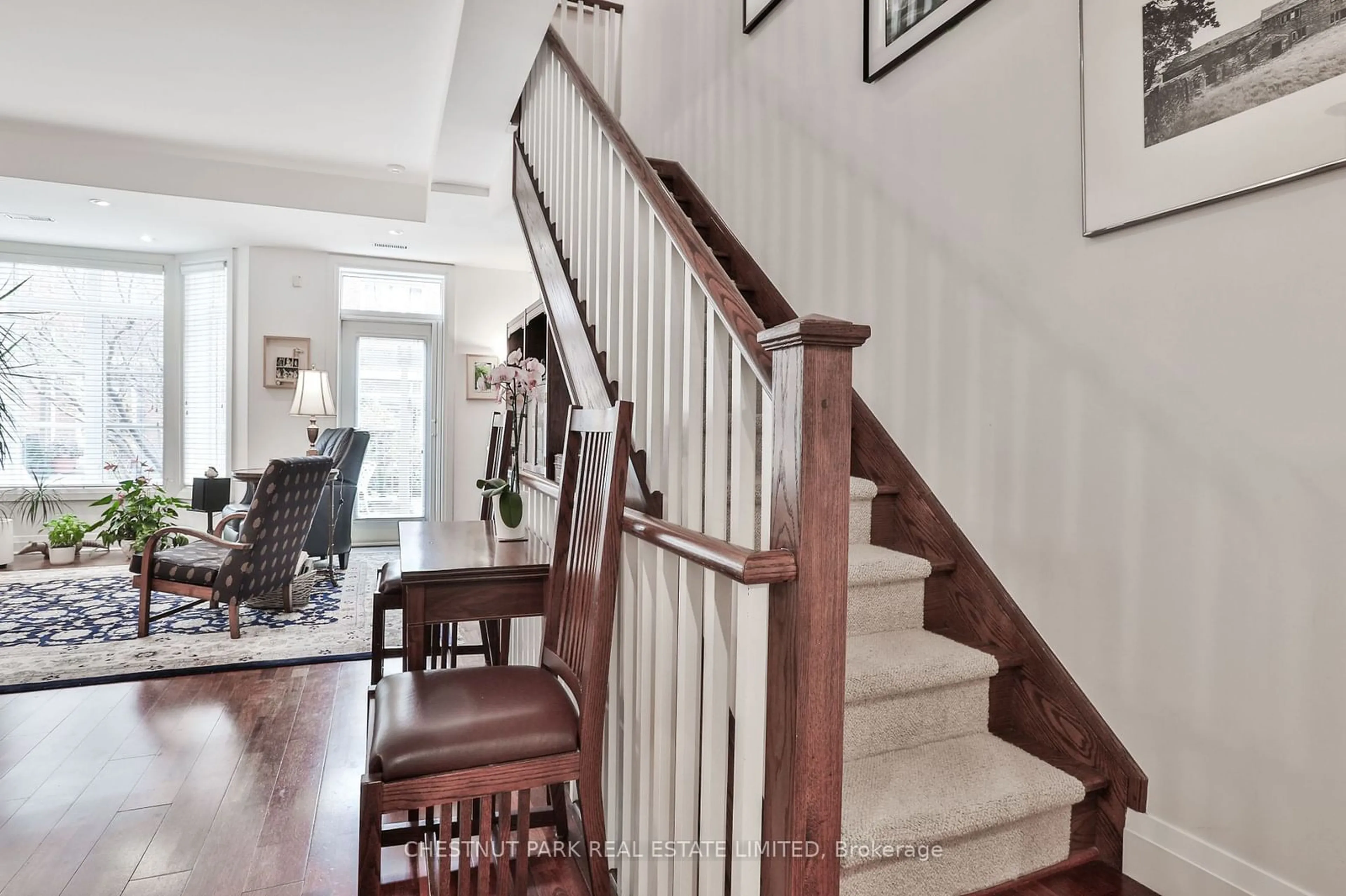 Stairs for 27 Shaftesbury Ave, Toronto Ontario M4T 3B3