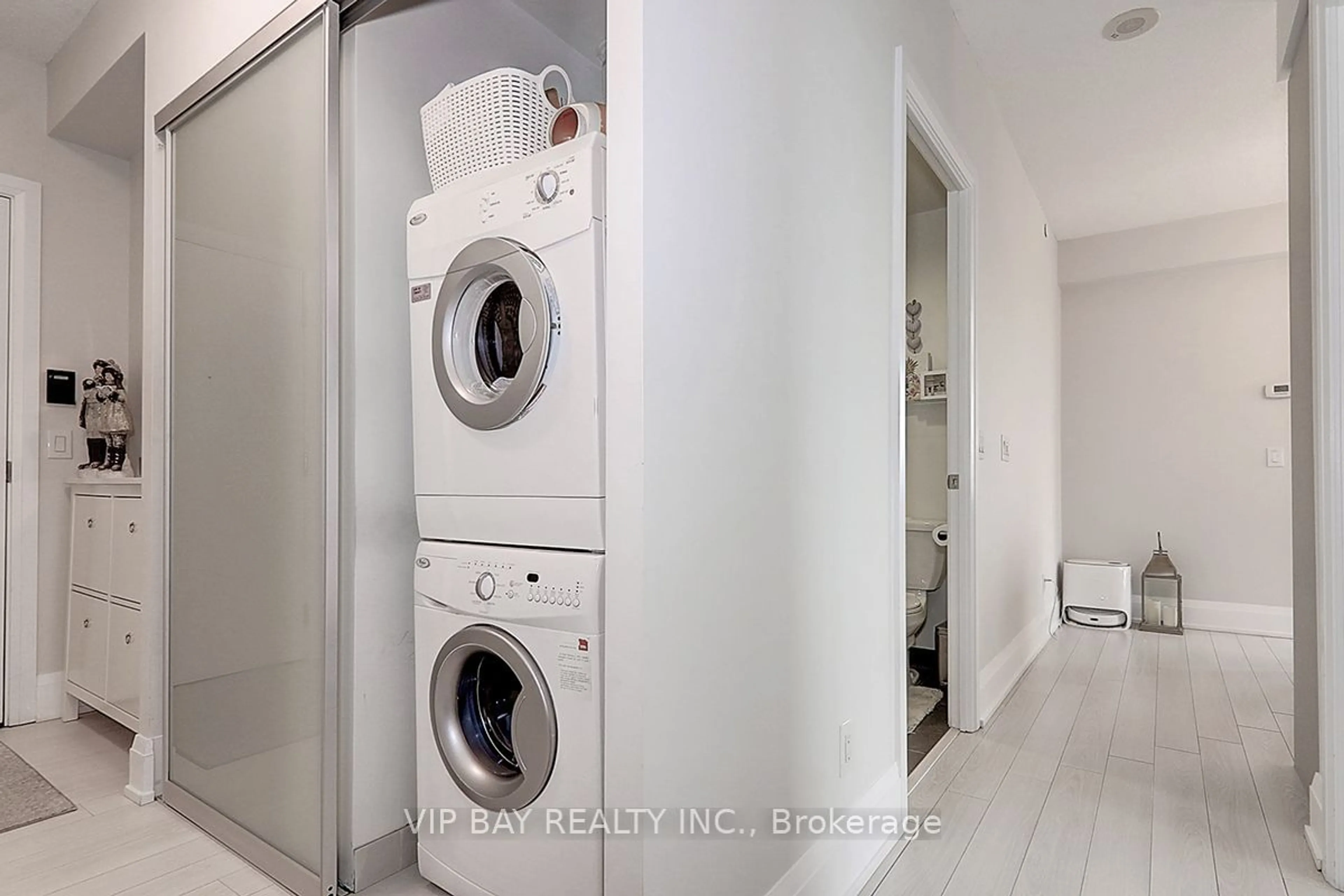 Laundry room for 120 Harrison Garden Blvd #2003, Toronto Ontario M2N 0H1