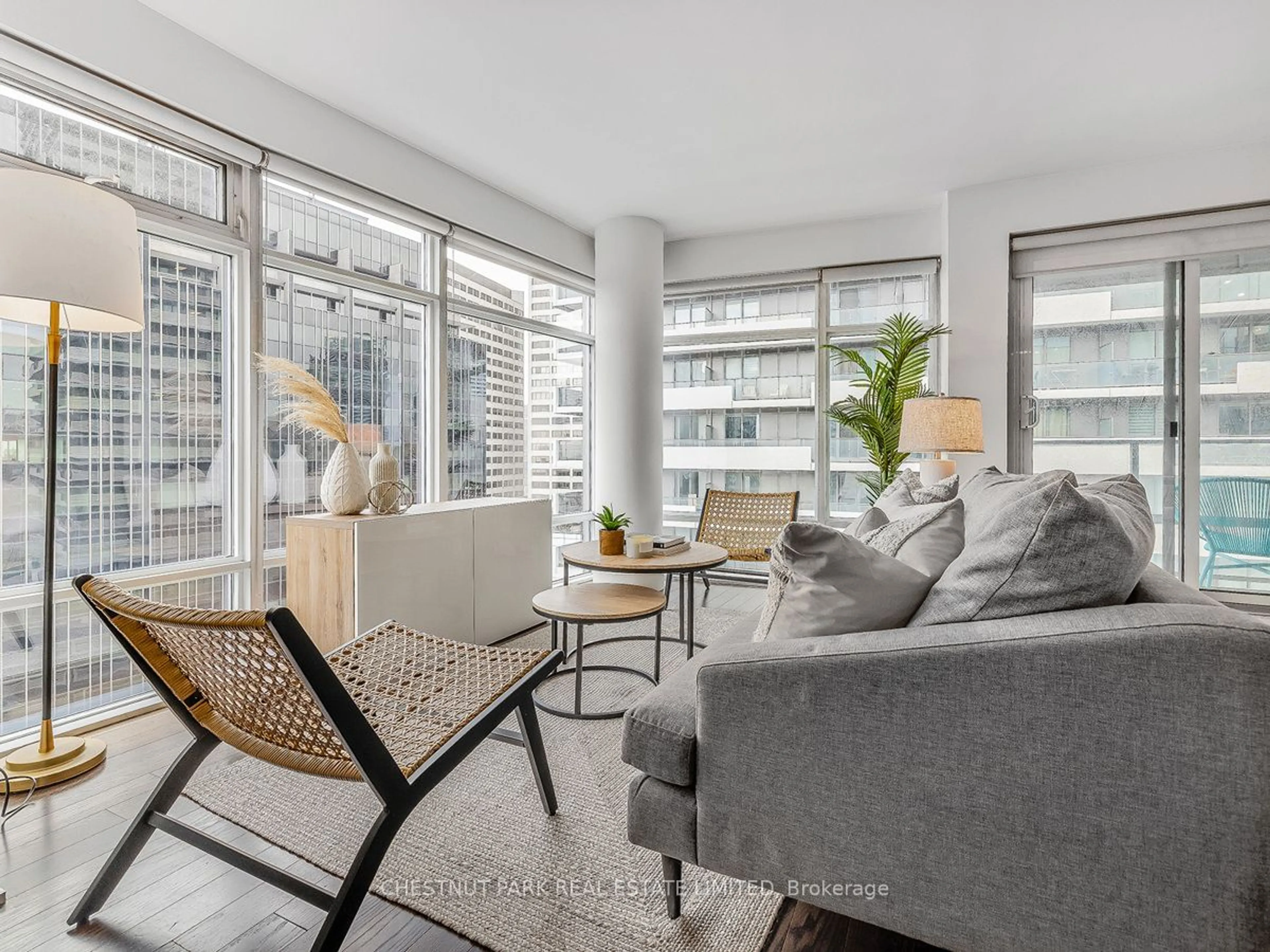 Living room, wood floors for 2191 Yonge St #1708, Toronto Ontario M4S 3H8