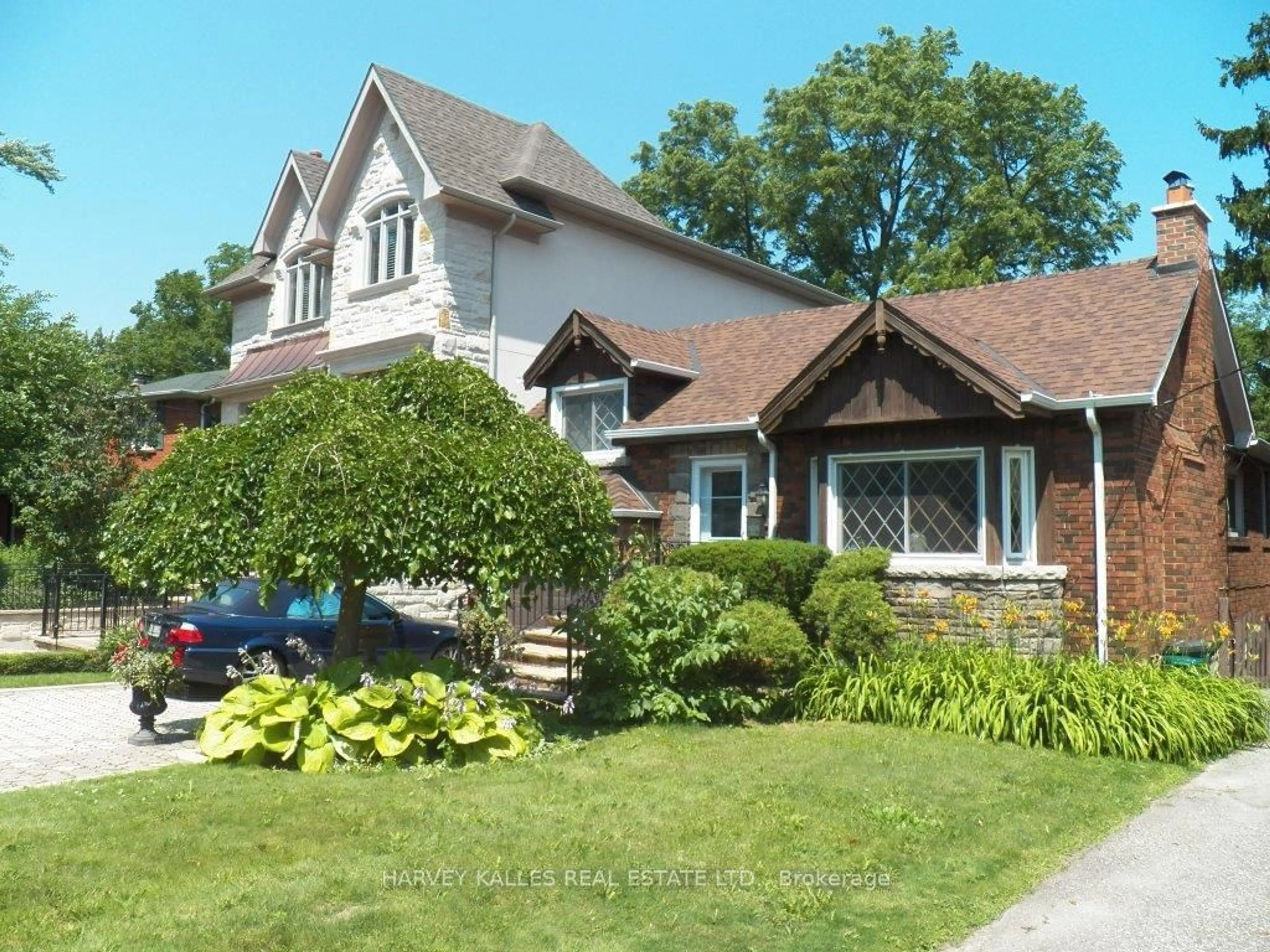 Frontside or backside of a home, cottage for 85 Yonge Blvd, Toronto Ontario M5M 3G8