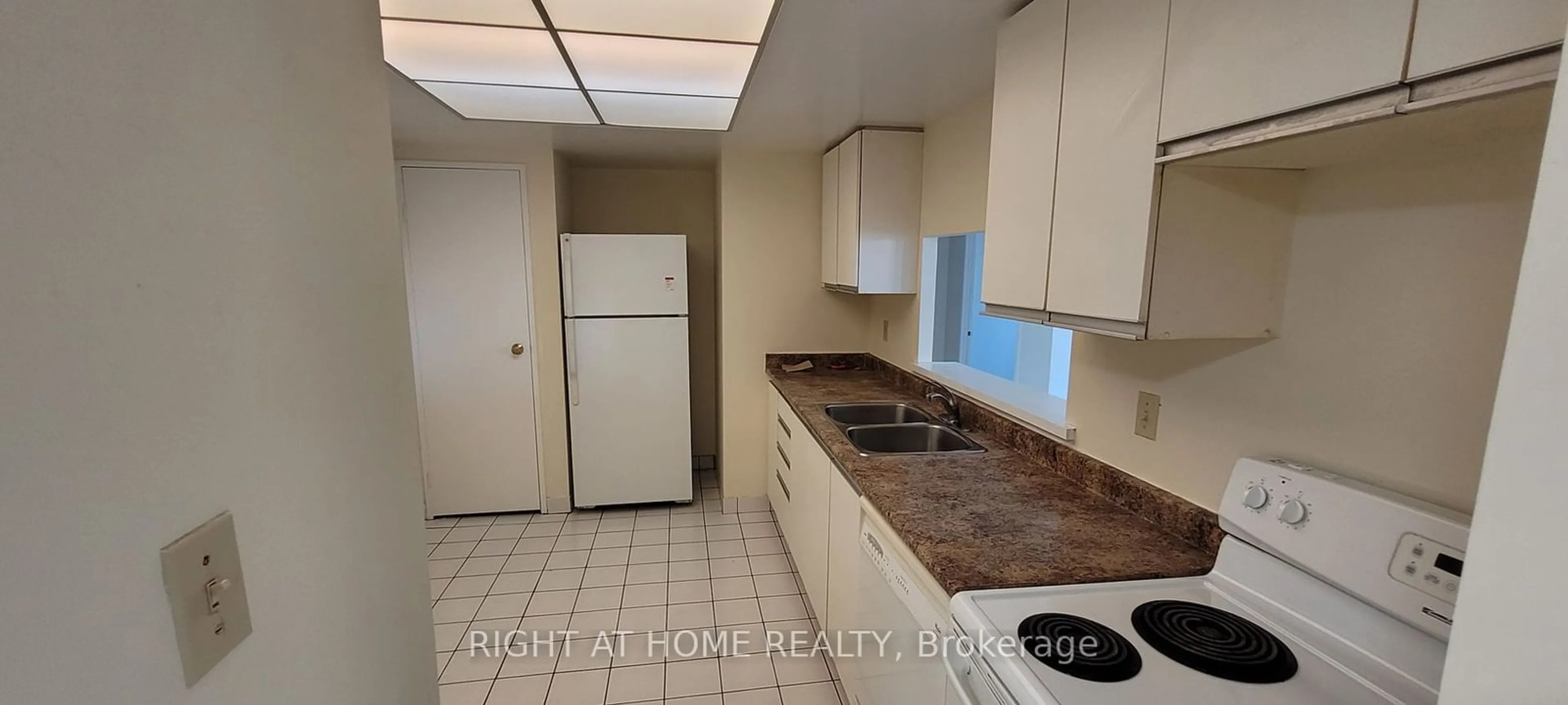 Standard kitchen, not visible floor for 5765 Yonge St #1204, Toronto Ontario M2M 4H9