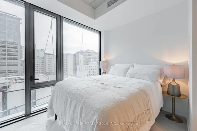 Additional property image - 195 McCaul St Unit 909