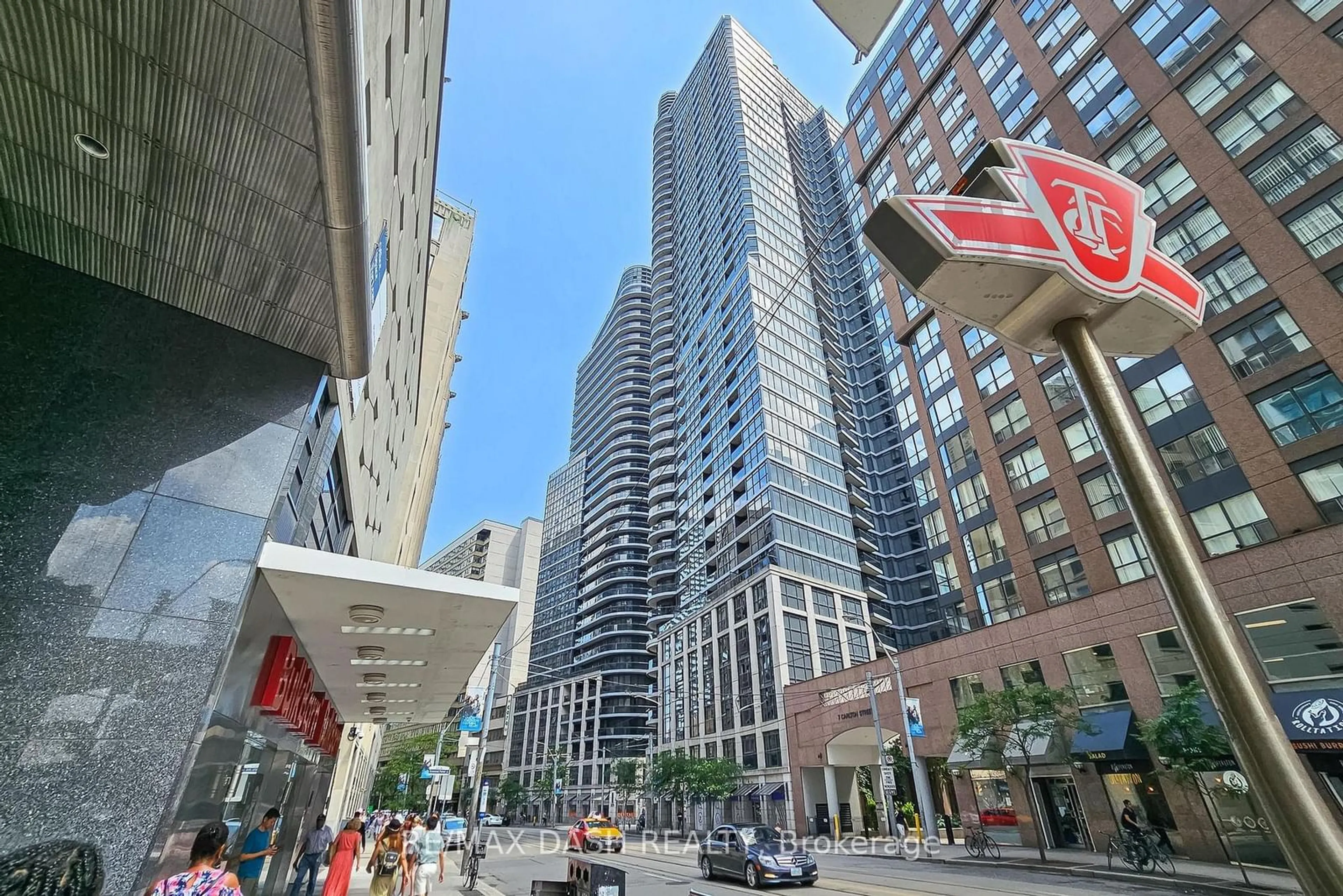 A pic from exterior of the house or condo, the street view for 25 Carlton St #2010, Toronto Ontario M5B 1L3