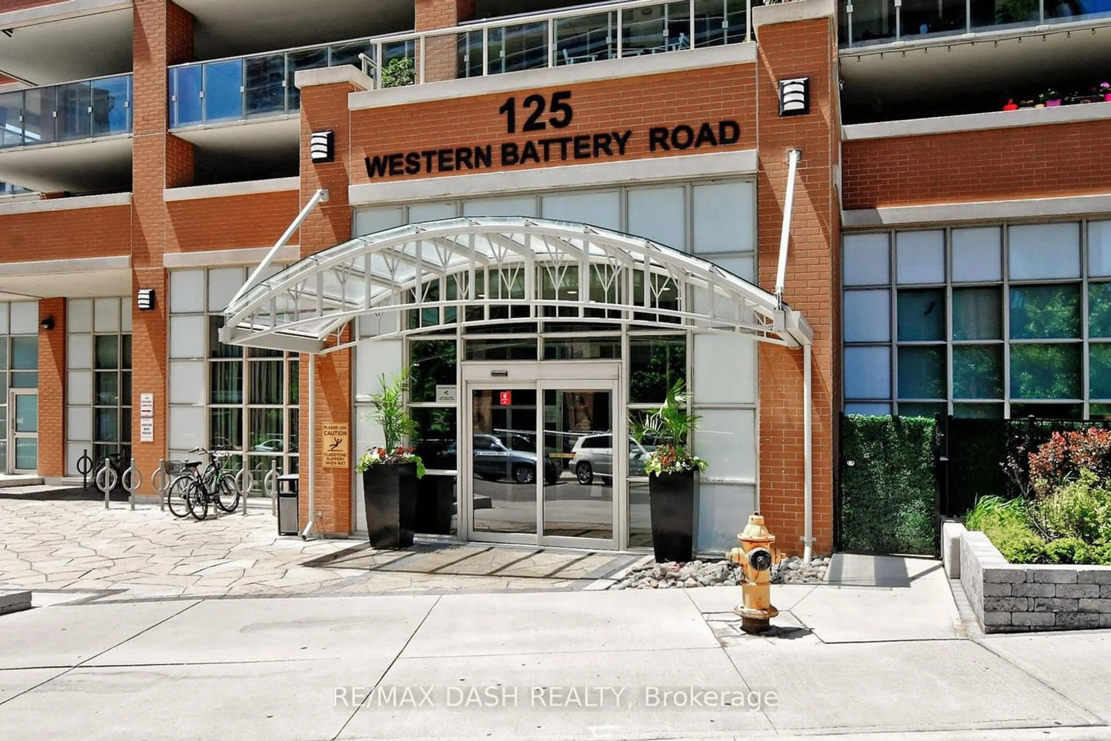 Indoor entryway for 125 Western Battery Rd #2207, Toronto Ontario M6K 3R8