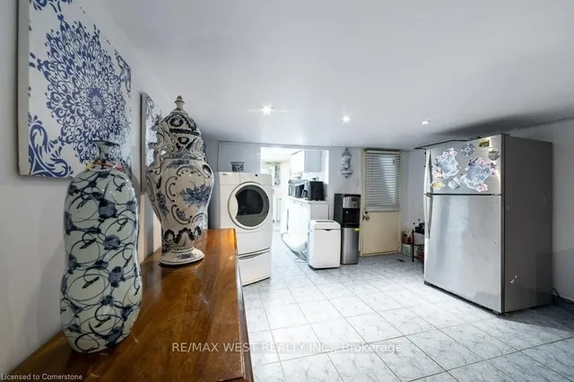 Additional property image - 13 Rolyat St