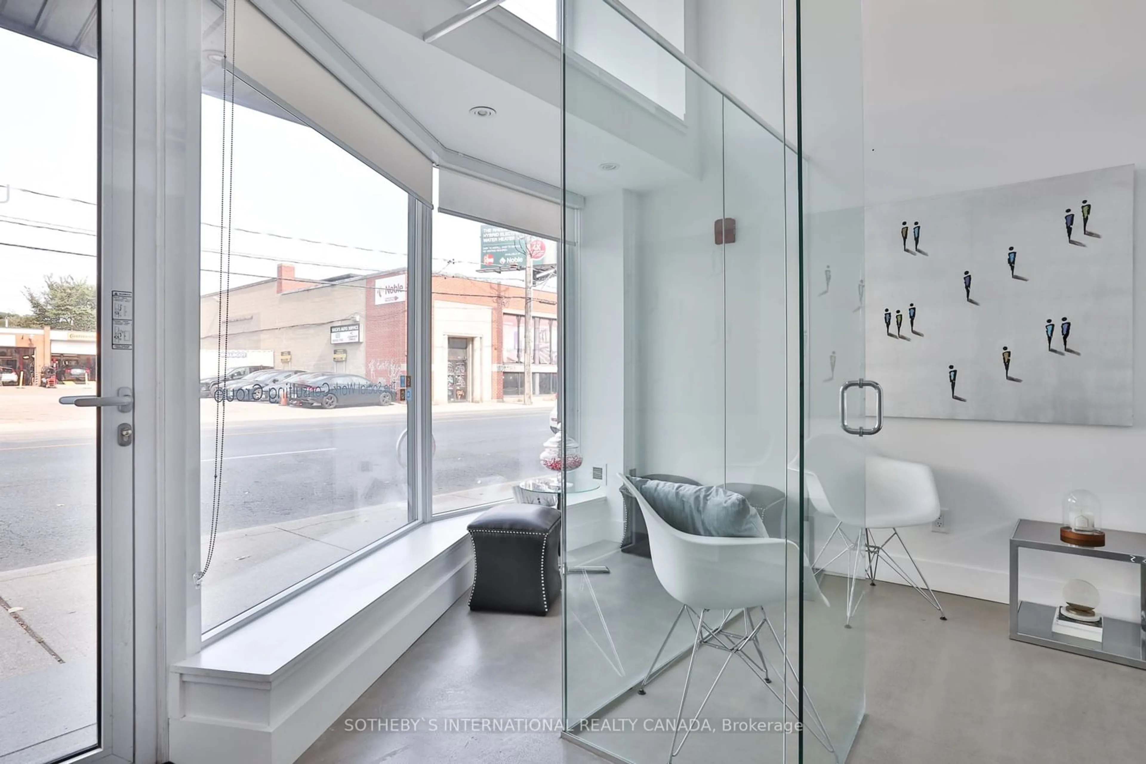 Contemporary bathroom, ceramic floors for 483 Dupont St #103, Toronto Ontario M6G 1Y6