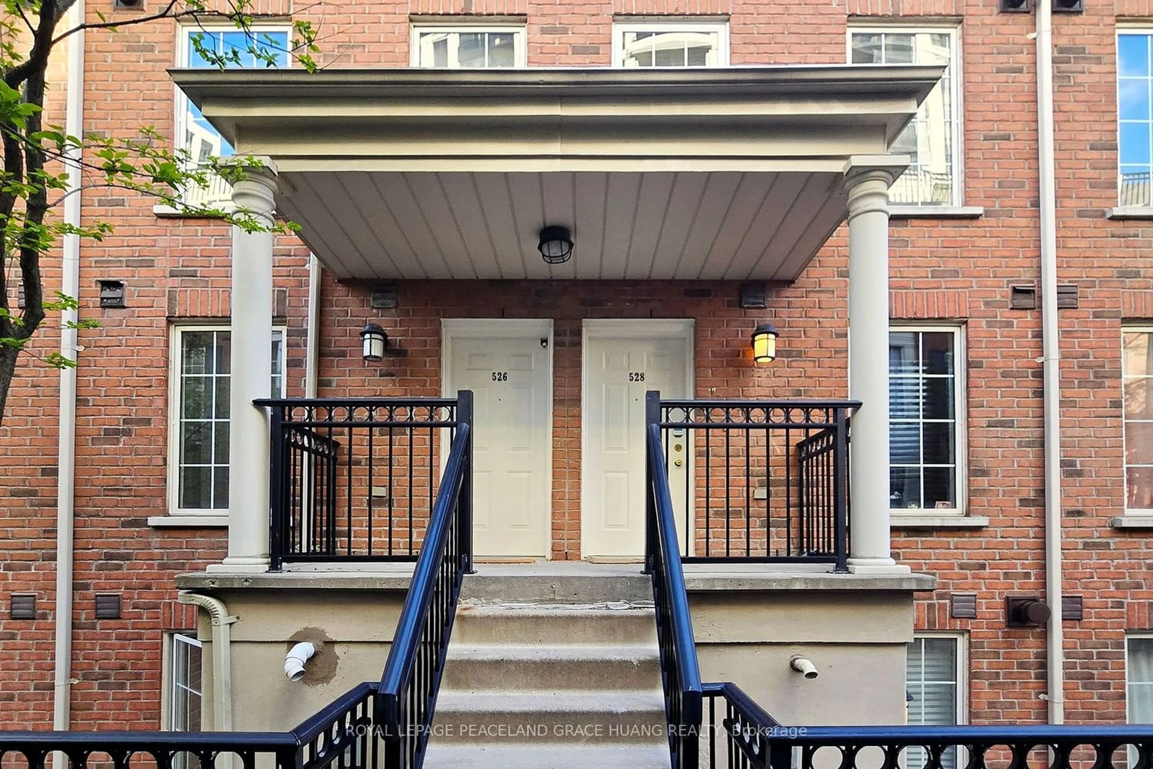 A pic from exterior of the house or condo, the front or back of building for 3 Everson Dr #528, Toronto Ontario M2N 7C2