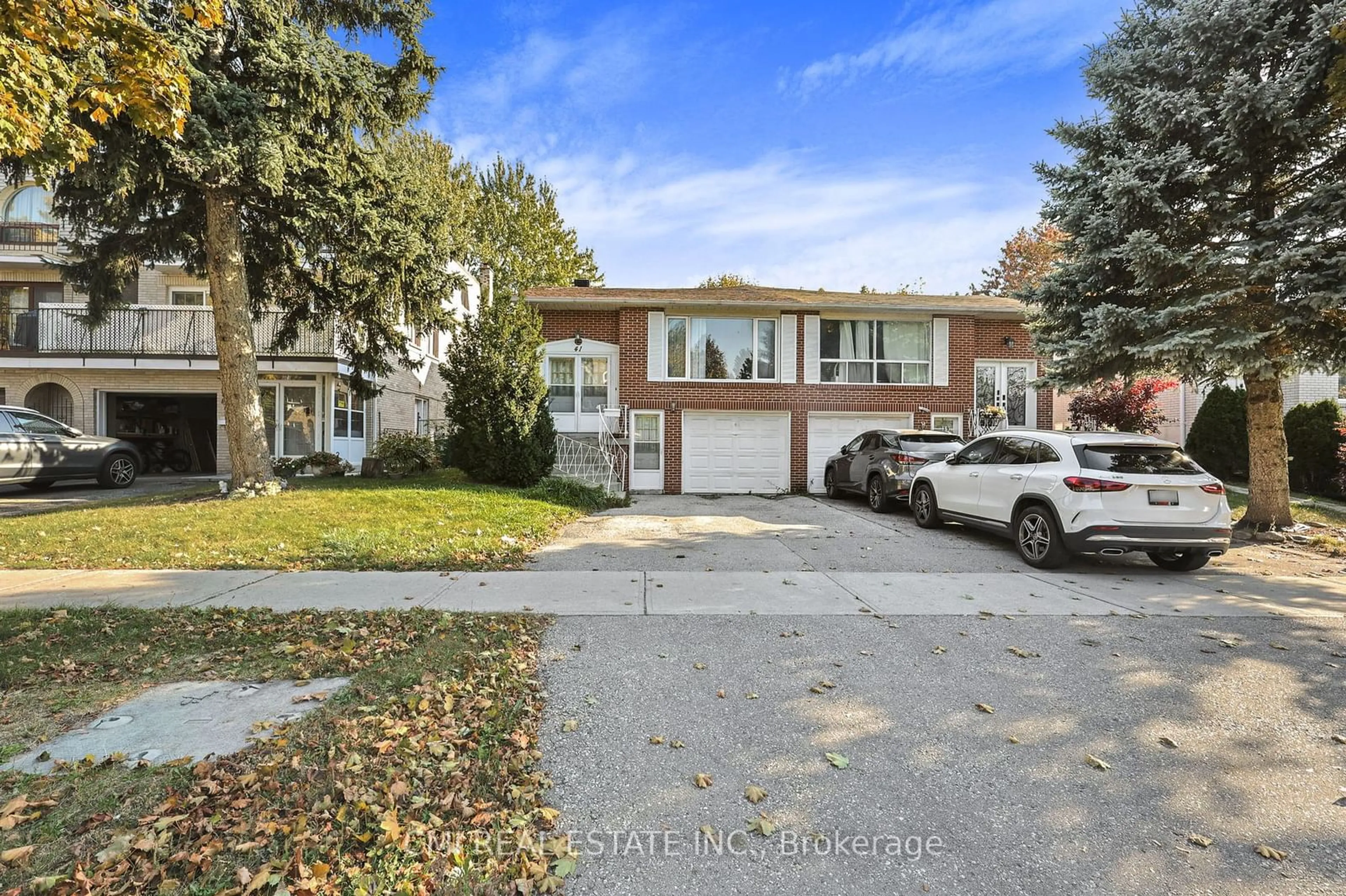 A pic from exterior of the house or condo, the street view for 41 Pinto Dr, Toronto Ontario M2J 3T9