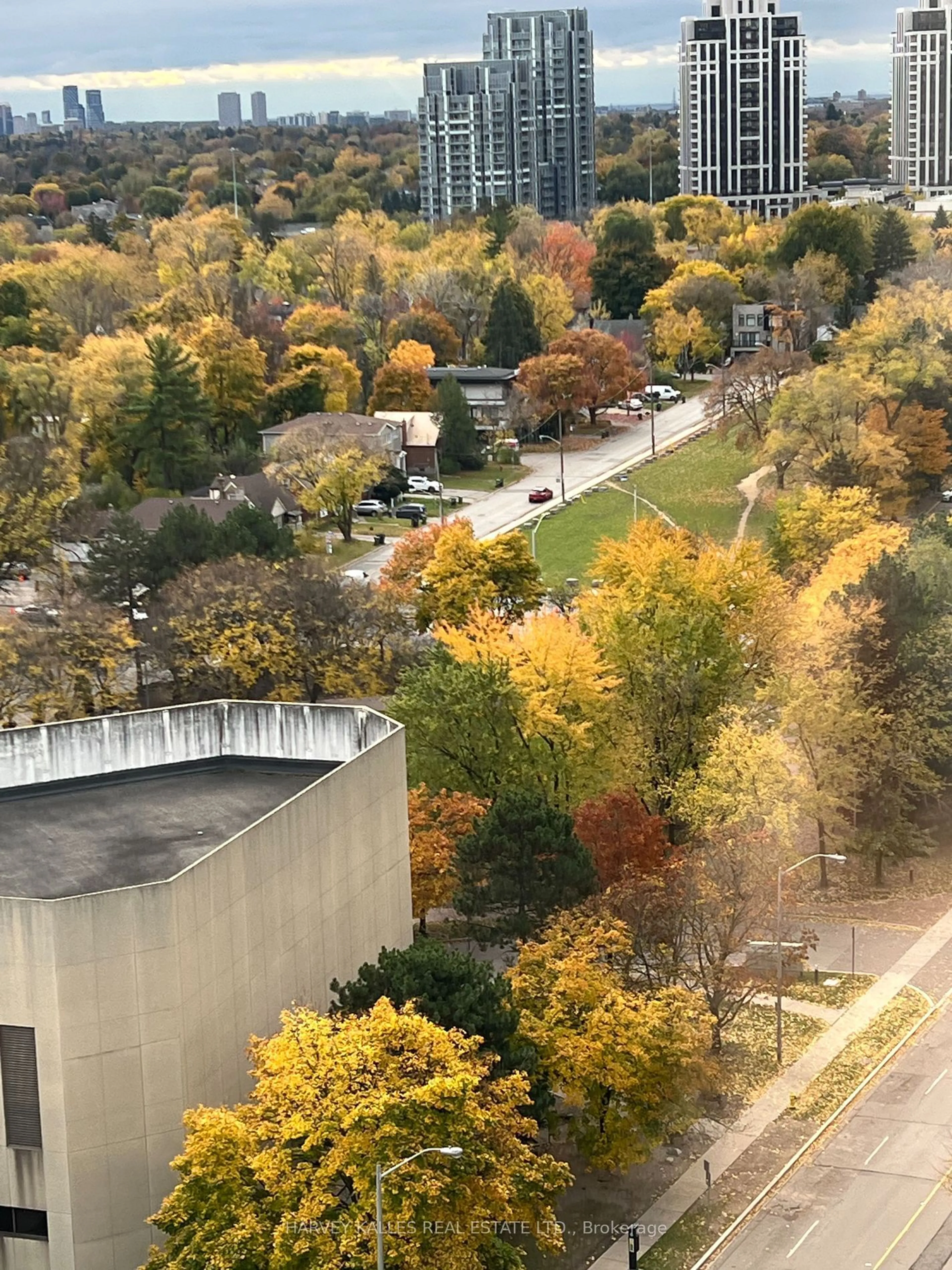 A pic from exterior of the house or condo, the view of city buildings for 65 Spring Garden Ave #1802, Toronto Ontario M2N 6H9