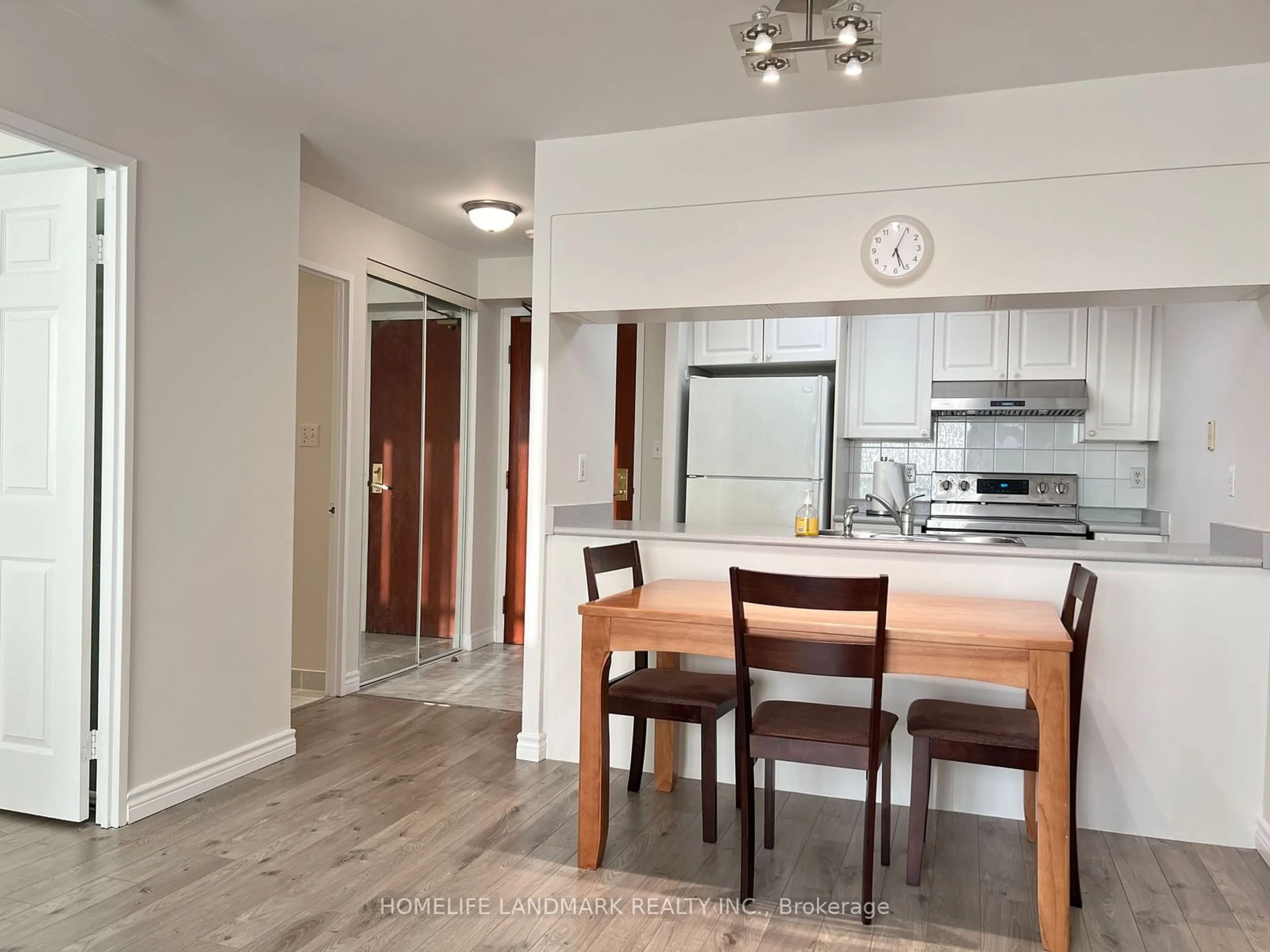 Open concept kitchen for 28 Empress Ave #1916, Toronto Ontario M2N 3T3