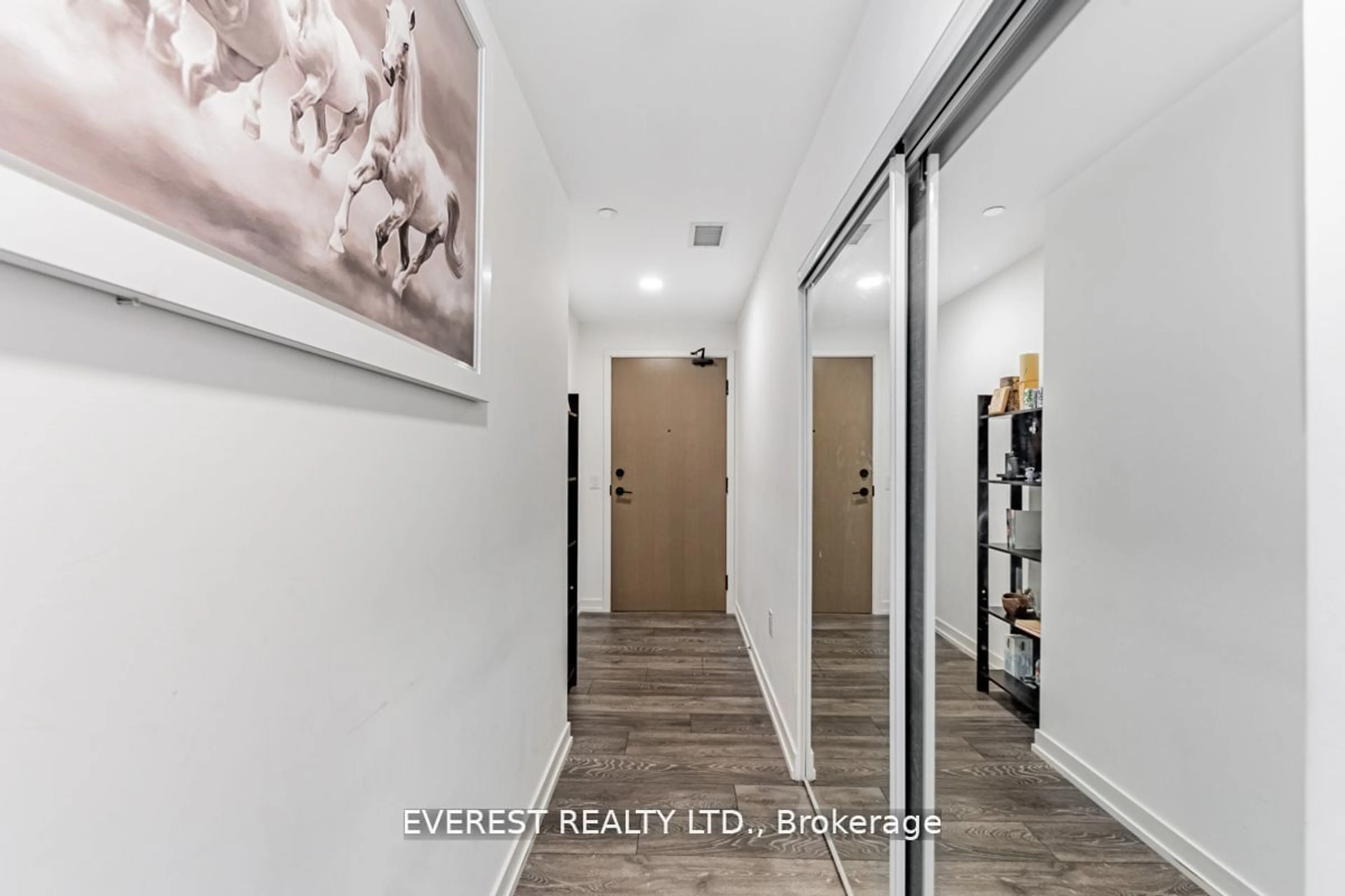 Indoor entryway, wood floors for 225 Sumach St #2511, Toronto Ontario M5A 0P8