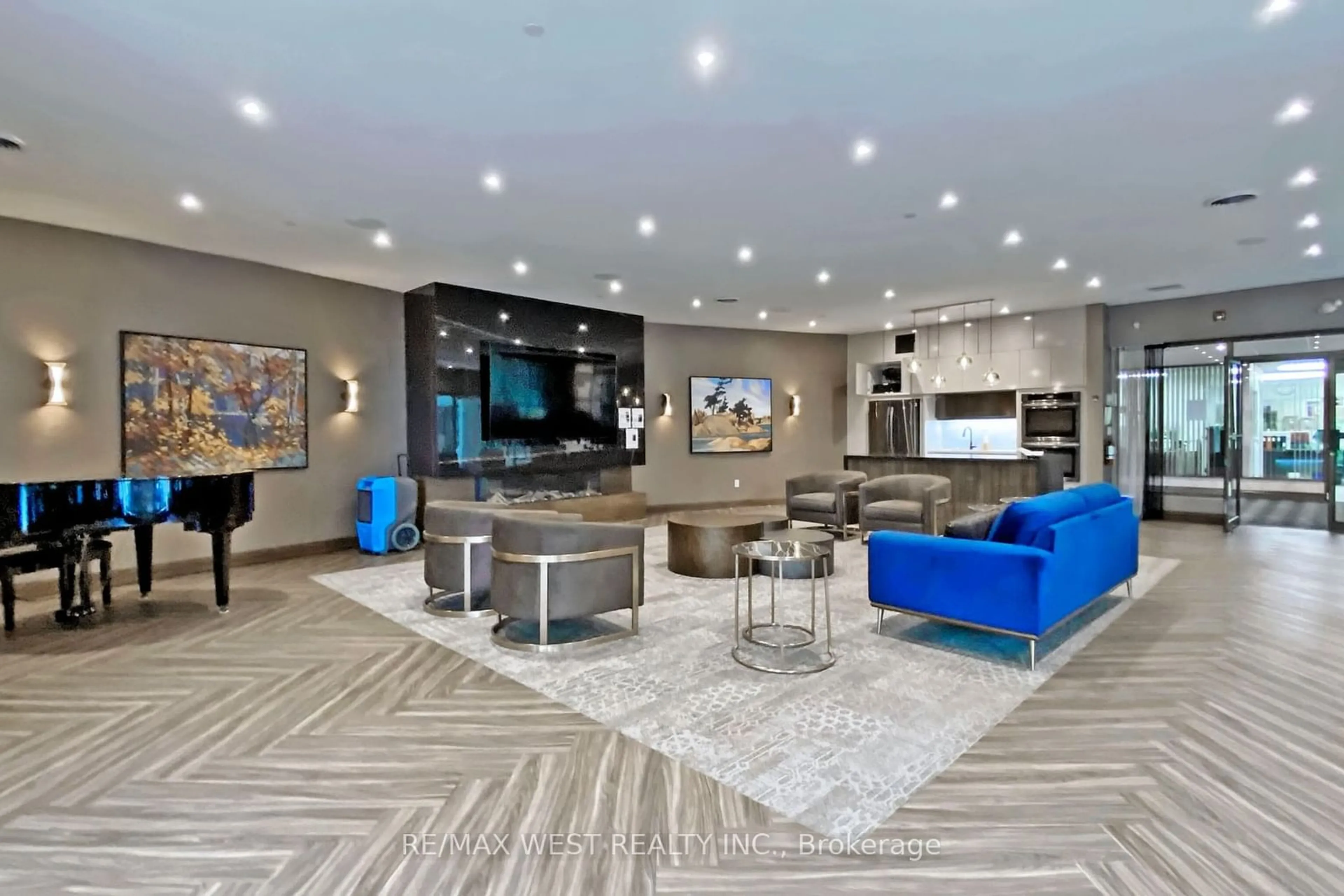 Indoor lobby, carpet floors for 1555 Finch Ave #1108, Toronto Ontario M2J 4X9