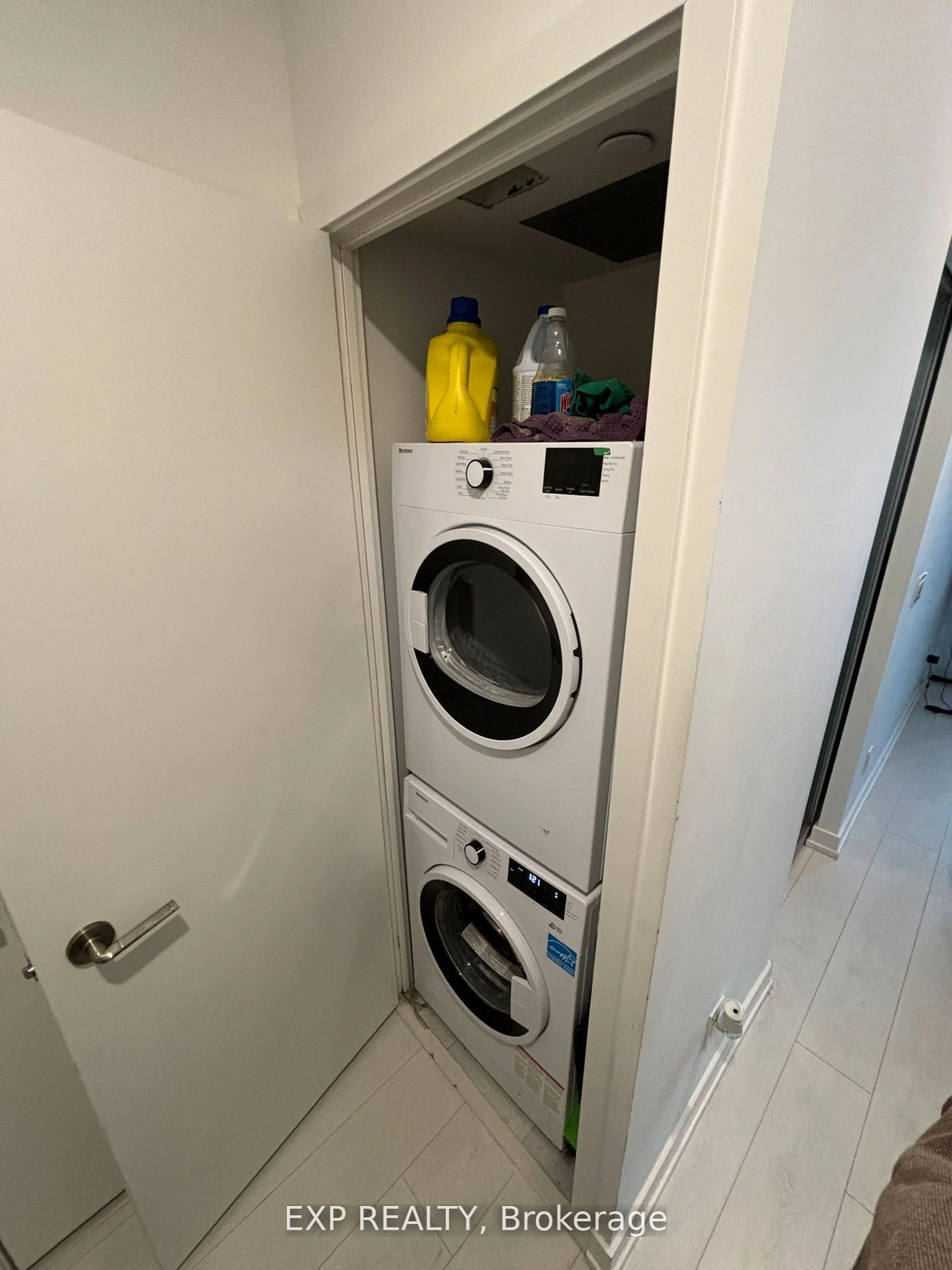 Washer and dryer for 19 Western Battery Rd #2310, Toronto Ontario M6K 0E3