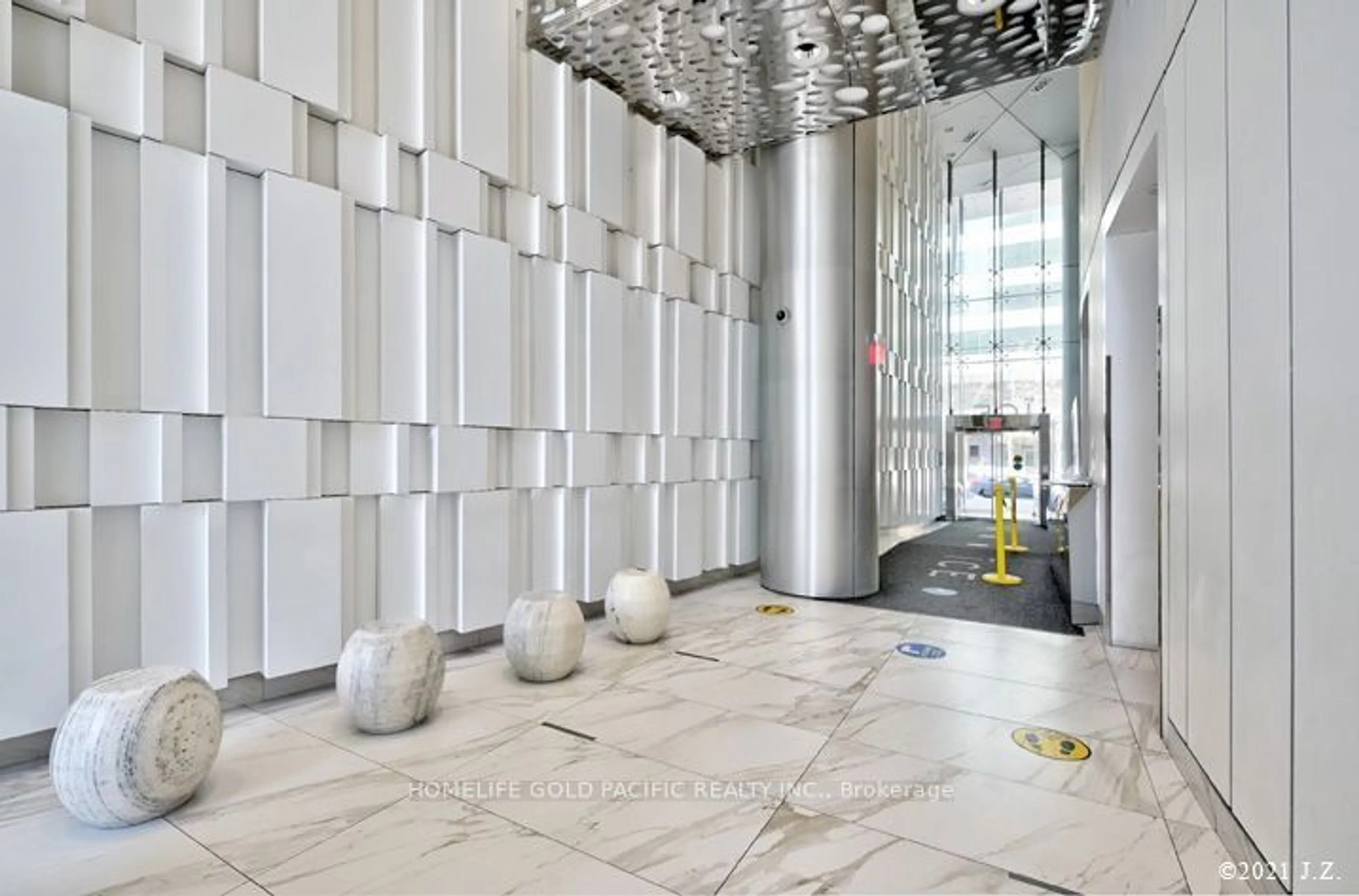 Indoor lobby, ceramic floors for 14 York St #6408, Toronto Ontario M5J 0B1