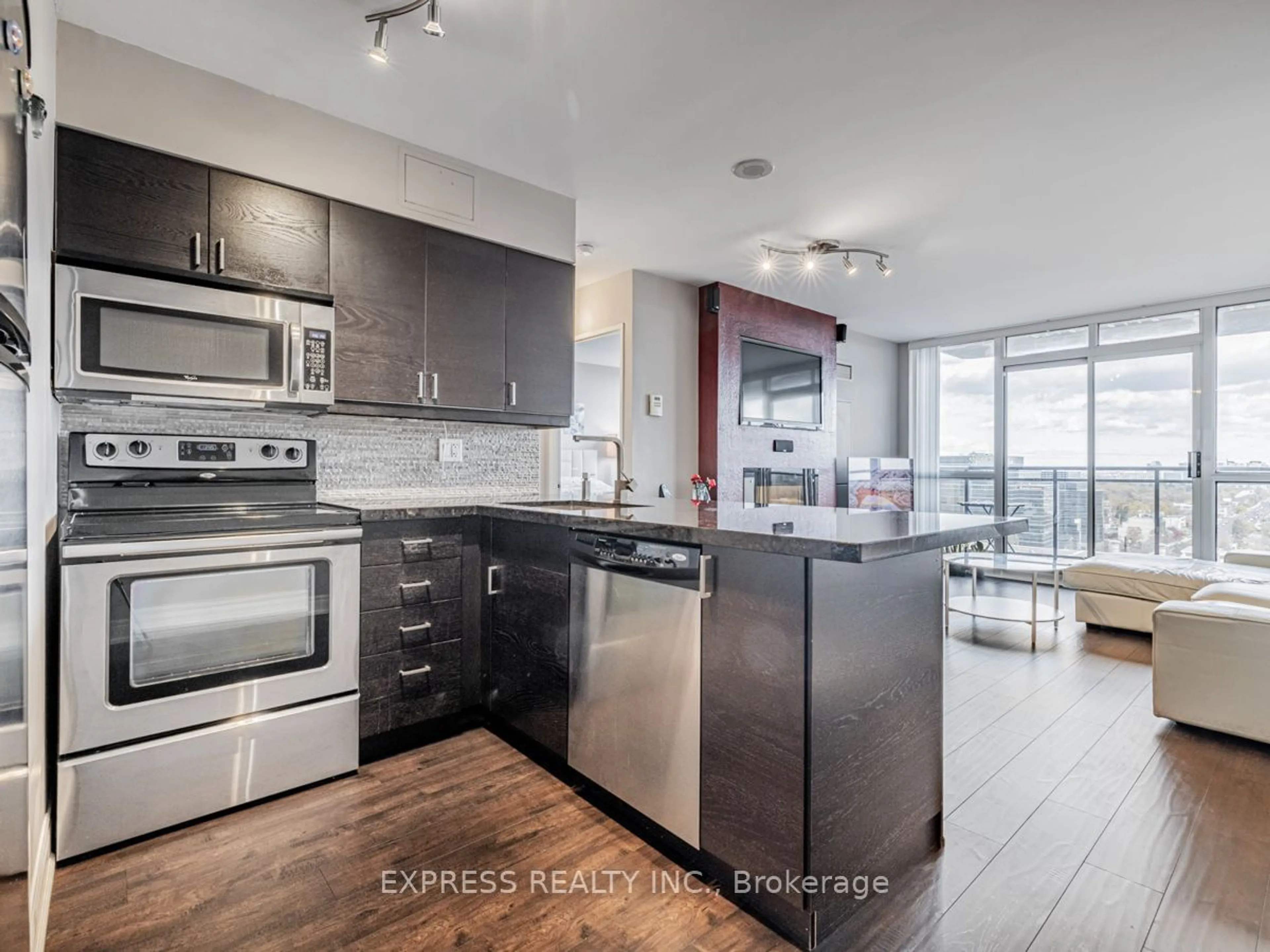 Open concept kitchen for 33 Sheppard Ave #1800, Toronto Ontario M2N 7K1