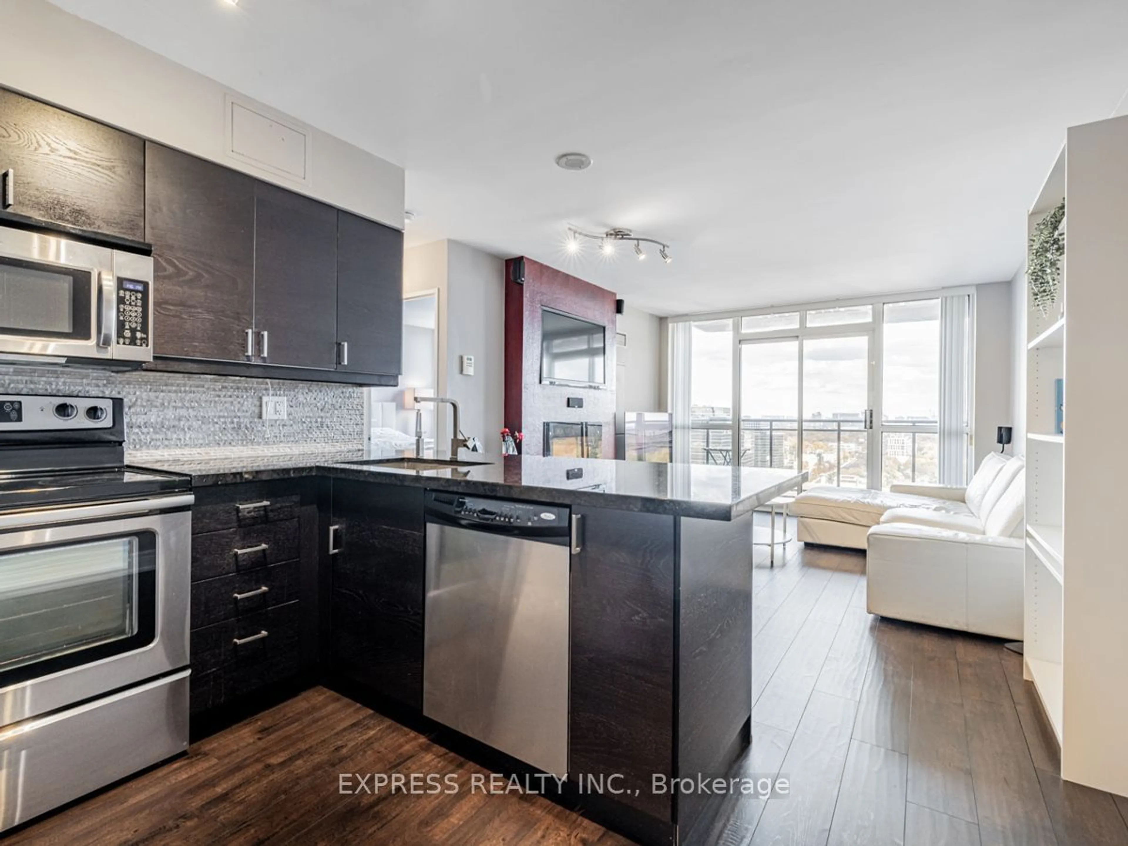 Open concept kitchen for 33 Sheppard Ave #1800, Toronto Ontario M2N 7K1