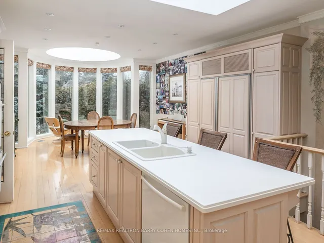 Additional property image - 253 Dunvegan Rd