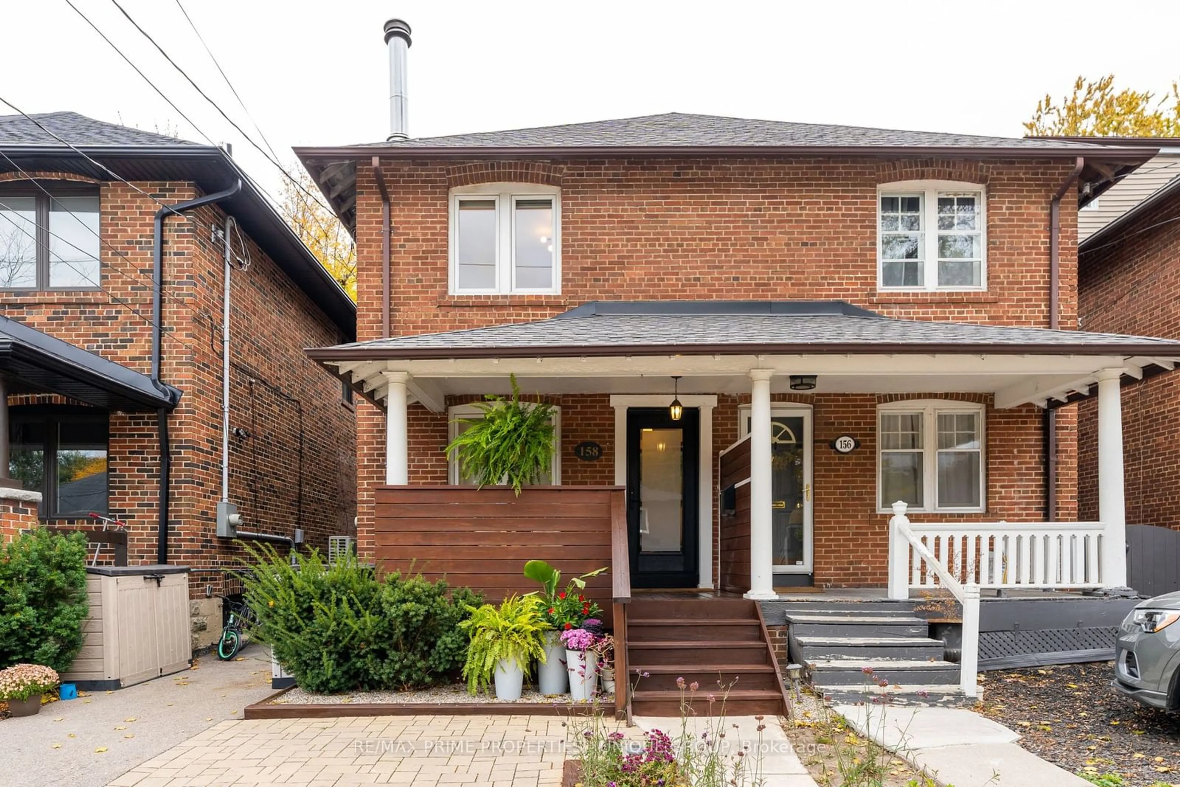 Home with brick exterior material for 158 Fairlawn Ave, Toronto Ontario M5M 1S8