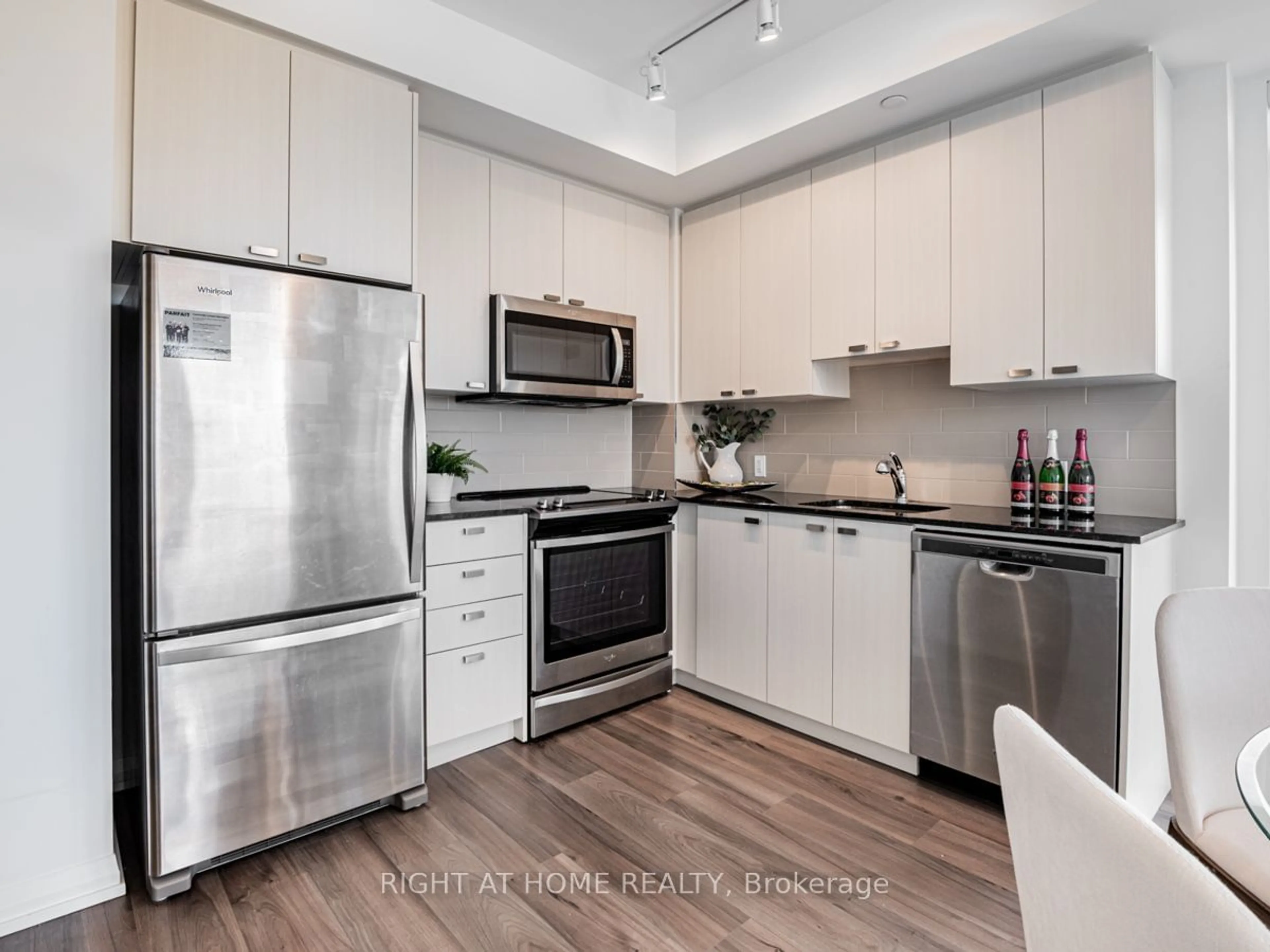 Open concept kitchen for 60 Ann O'Reilly Rd #955, Toronto Ontario M2J 0C8