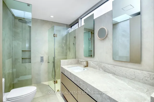 Additional property image - 899 Dundas St