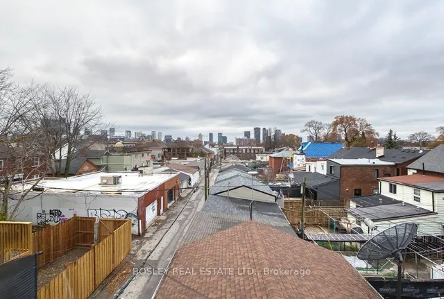 Additional property image - 899 Dundas St