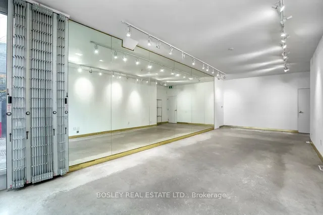 Additional property image - 899 Dundas St