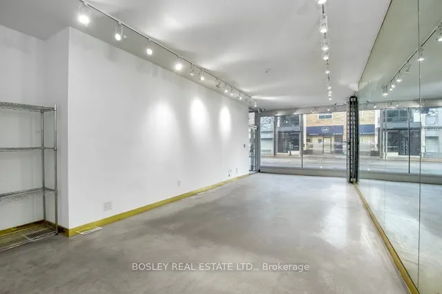 Additional property image - 899 Dundas St