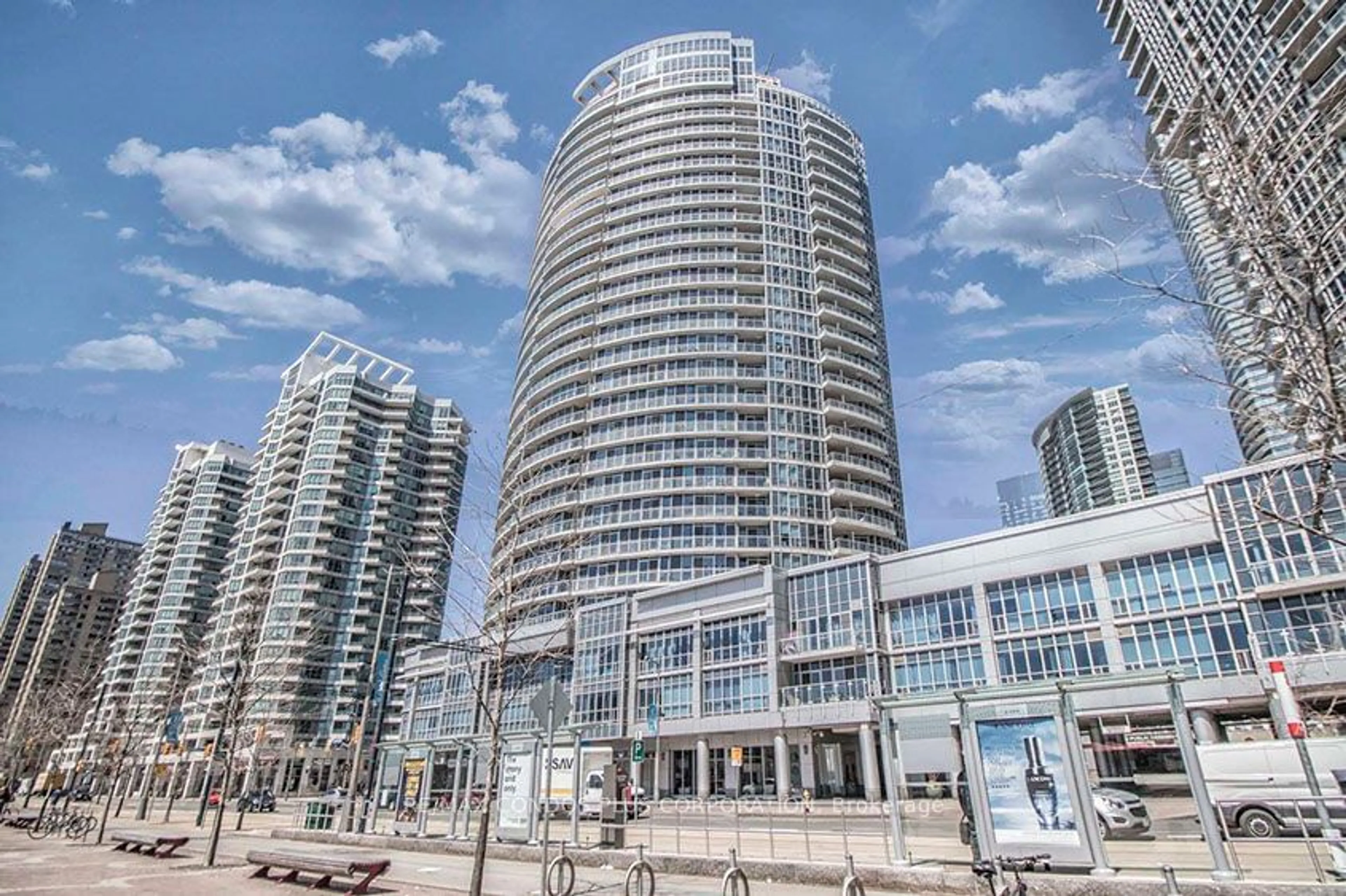 A pic from exterior of the house or condo, the street view for 218 Queens Quay #910, Toronto Ontario M5J 2Y6