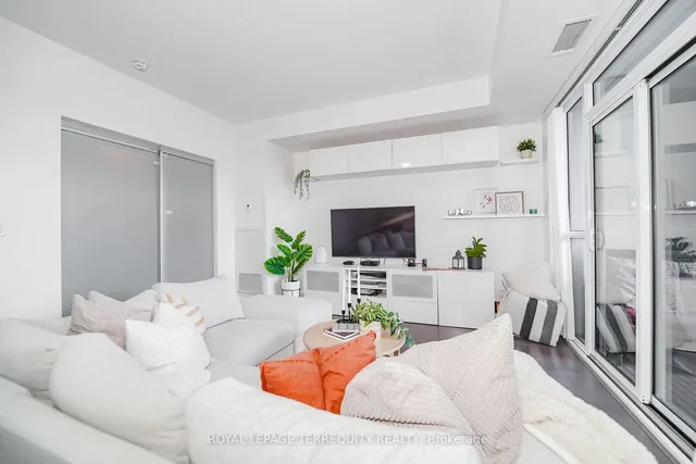 Additional property image - 501 St. Clair Ave Unit 301