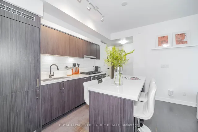 Additional property image - 501 St. Clair Ave Unit 301