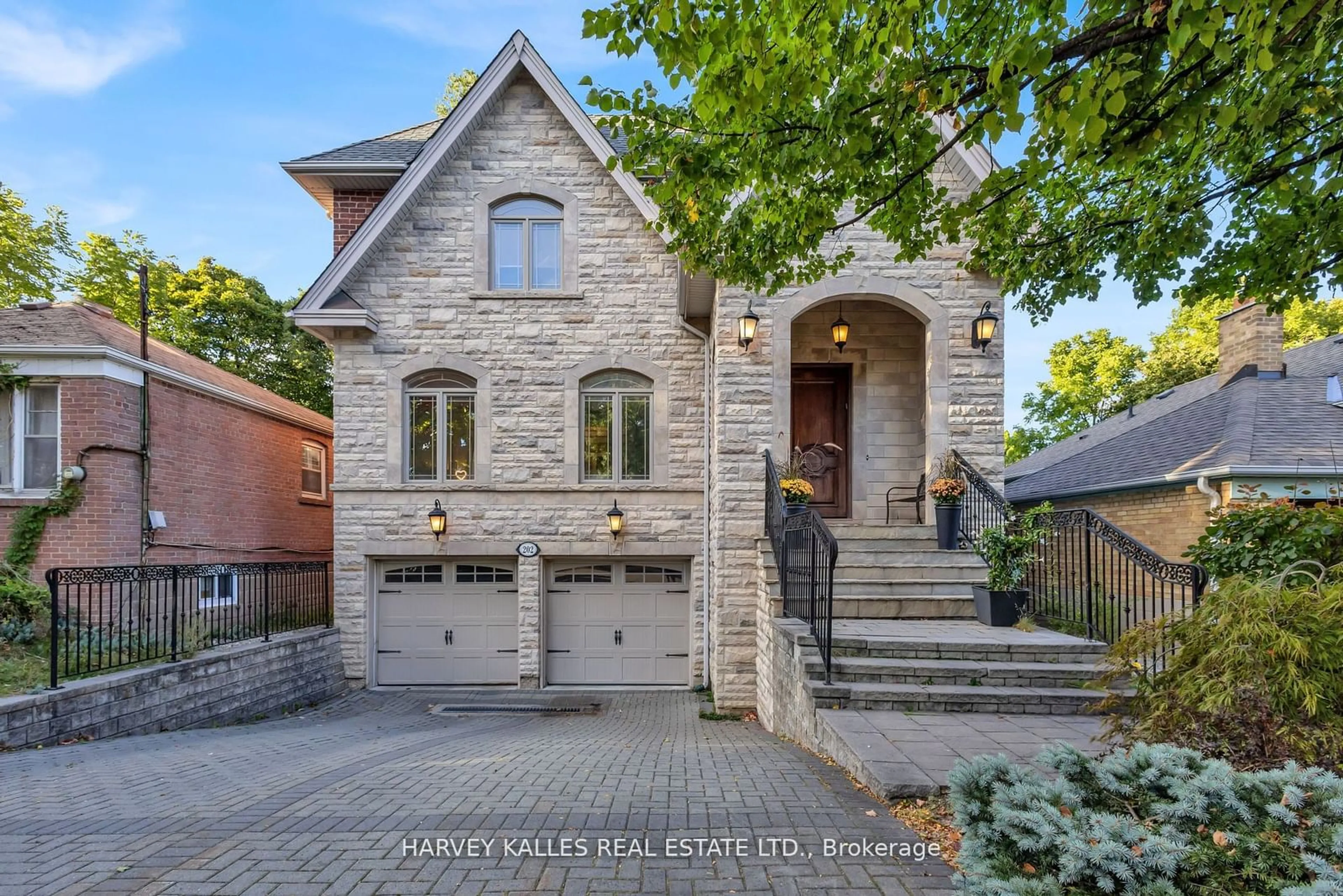 Home with brick exterior material for 202 Cameron Ave, Toronto Ontario M2N 1E5