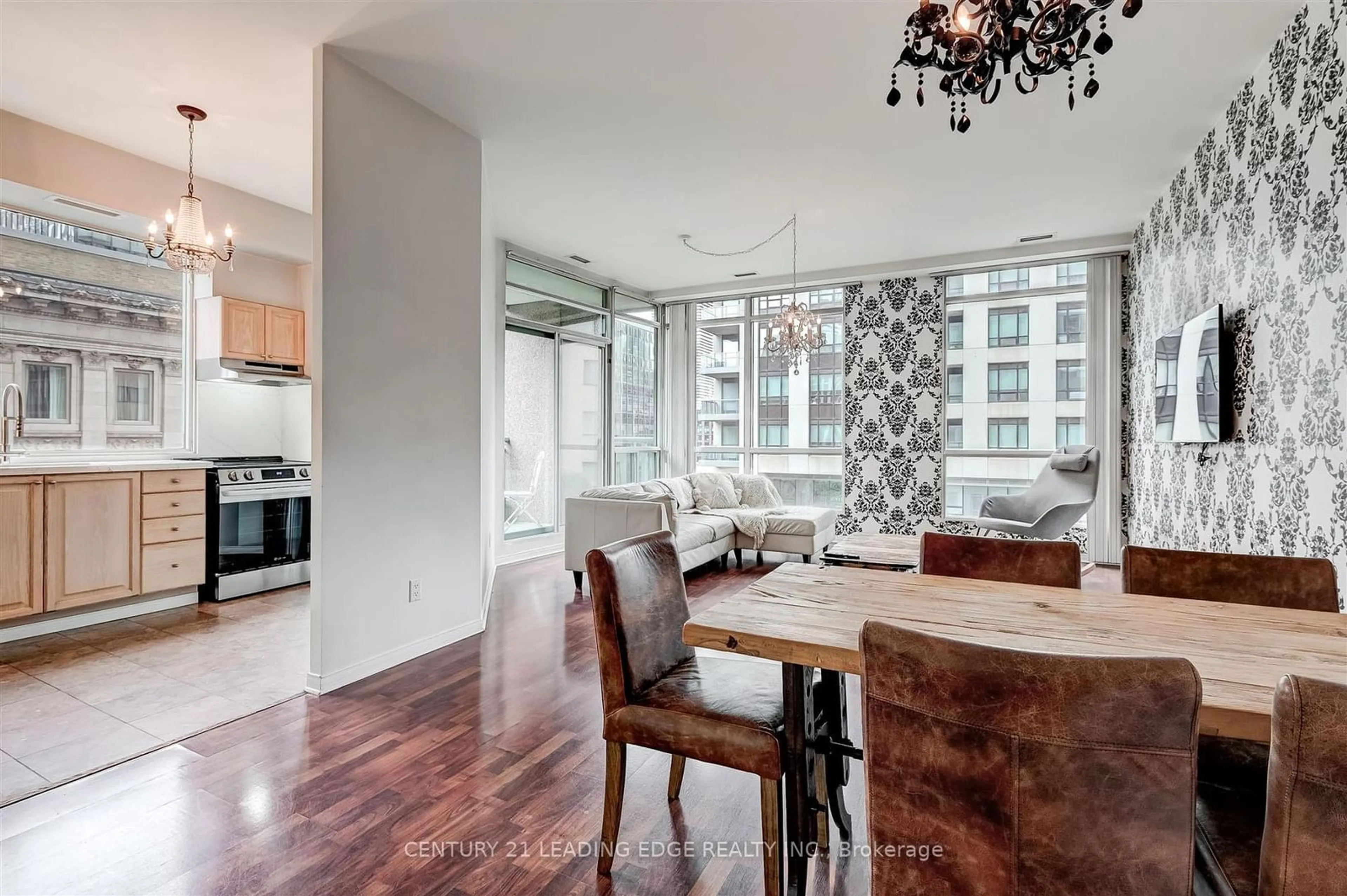 Open concept kitchen for 7 King St #903, Toronto Ontario M5C 3C5