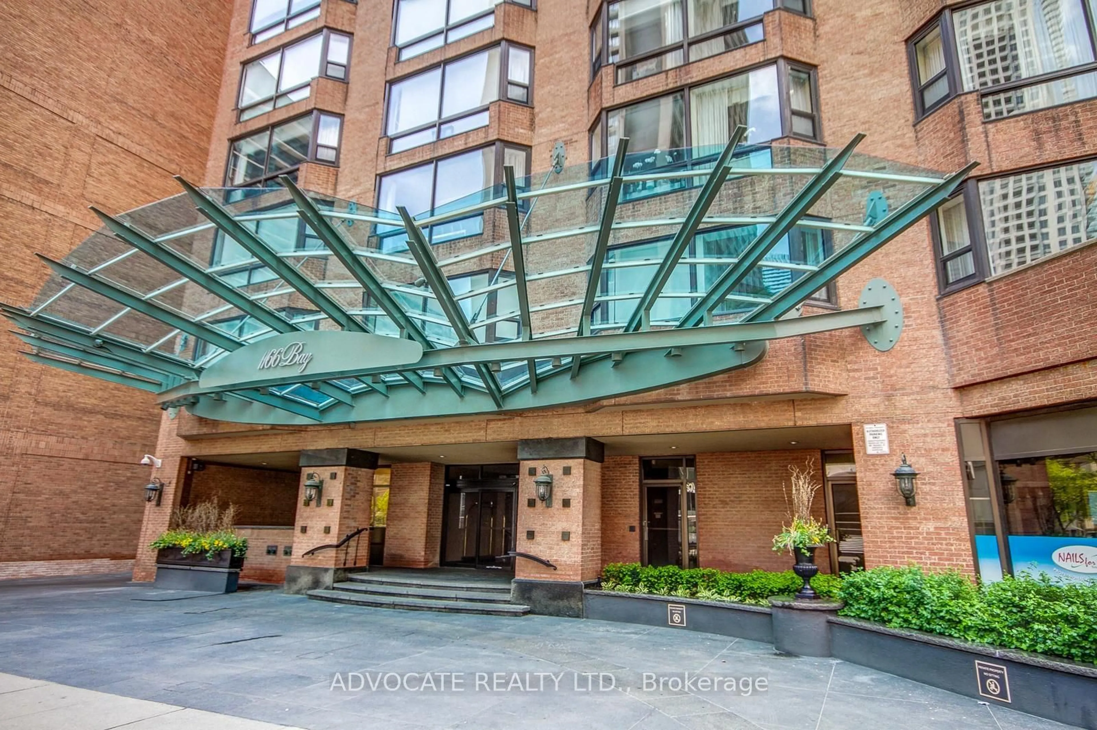 Indoor foyer for 1166 Bay St #1105, Toronto Ontario M5S 2X8