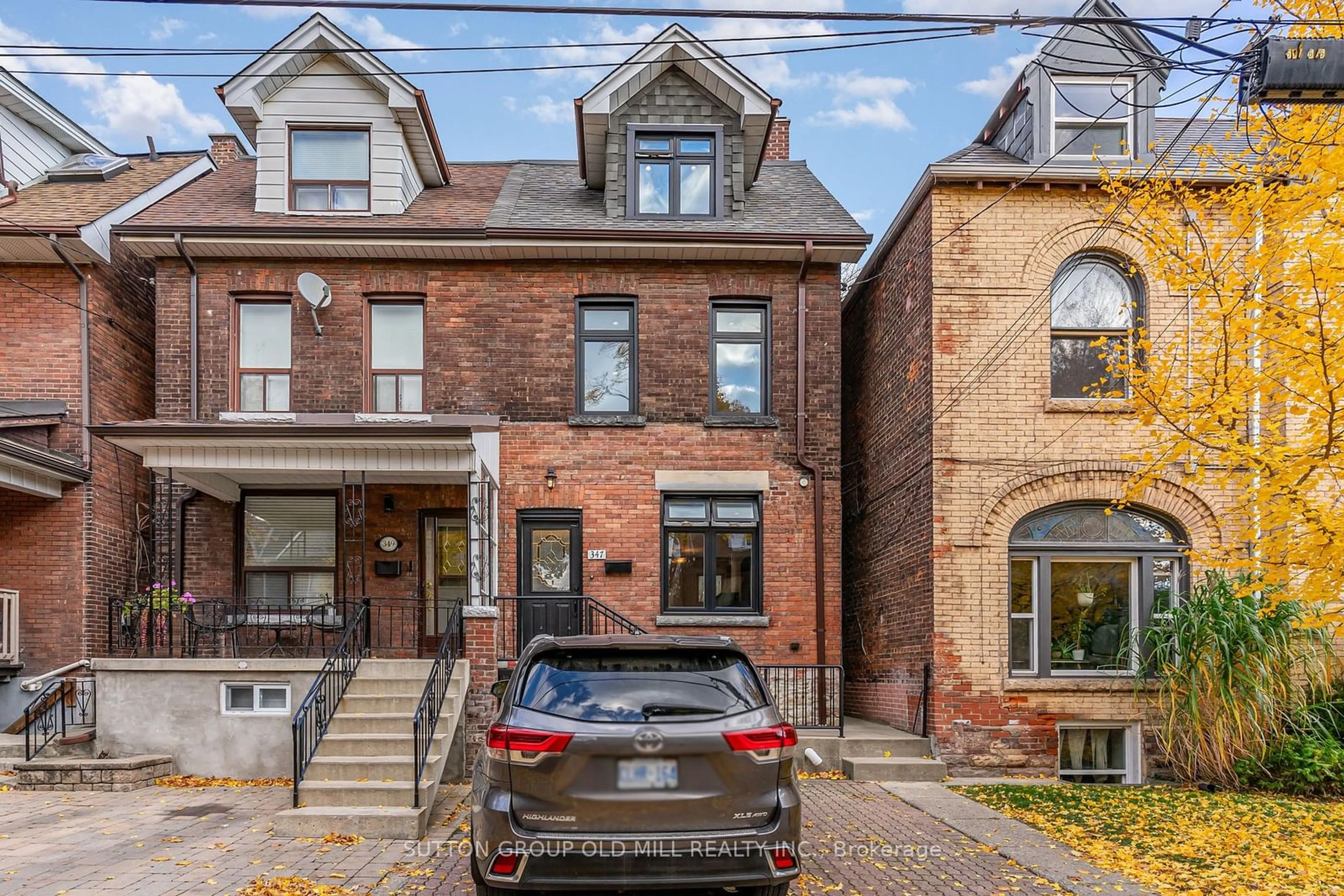 Home with brick exterior material for 347 Gladstone Ave, Toronto Ontario M6H 3H5